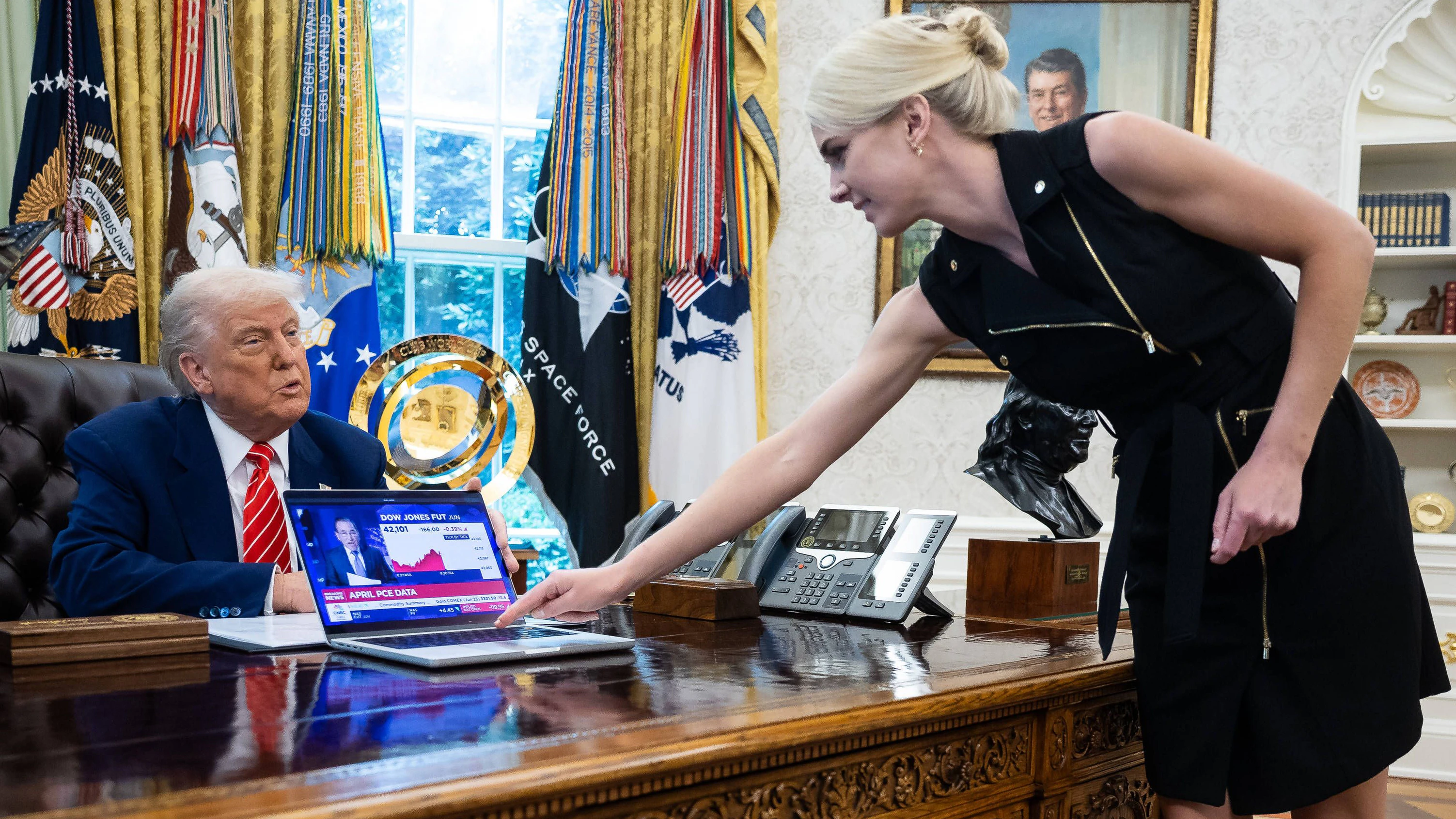 Heute.at - Natalie Harp: Liebesbriefe an Trump sorgen für Wirbel