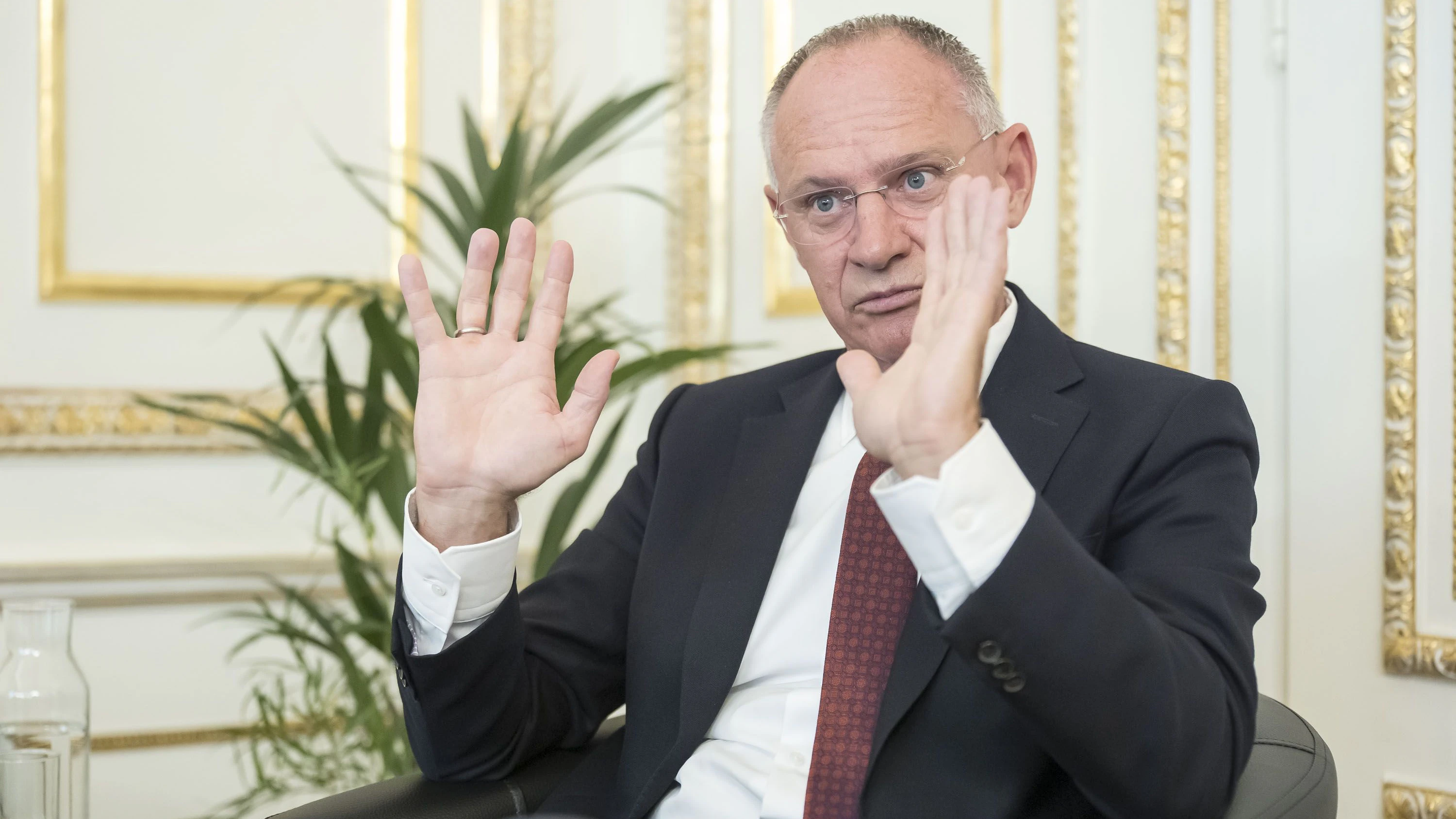 Innenminister Gerhard Karner greift durch.