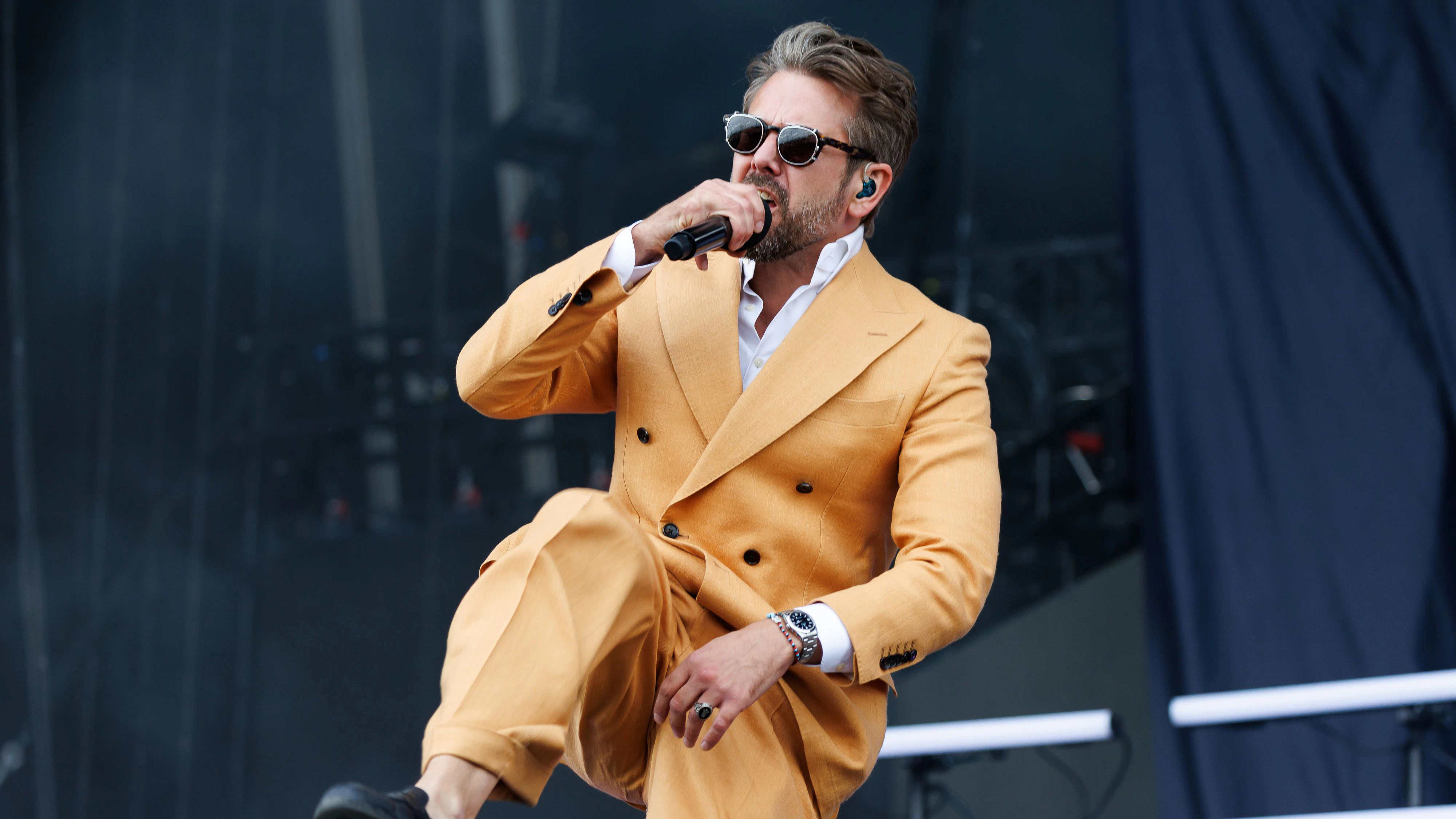 Der Sänger Lemo während eines Konzertes auf der "Red Stage" im Rahmen des "Nova Rock 2026" Festivals am Donnerstag, 11. Juni 2026 im burgenländischen Nickelsdorf. 