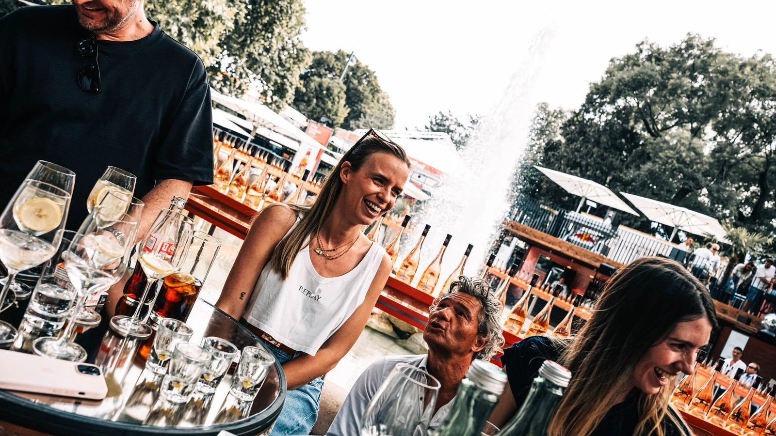 Heute.at - 30 Jahre techno cafe´werden am Rathausplatz gefeiert