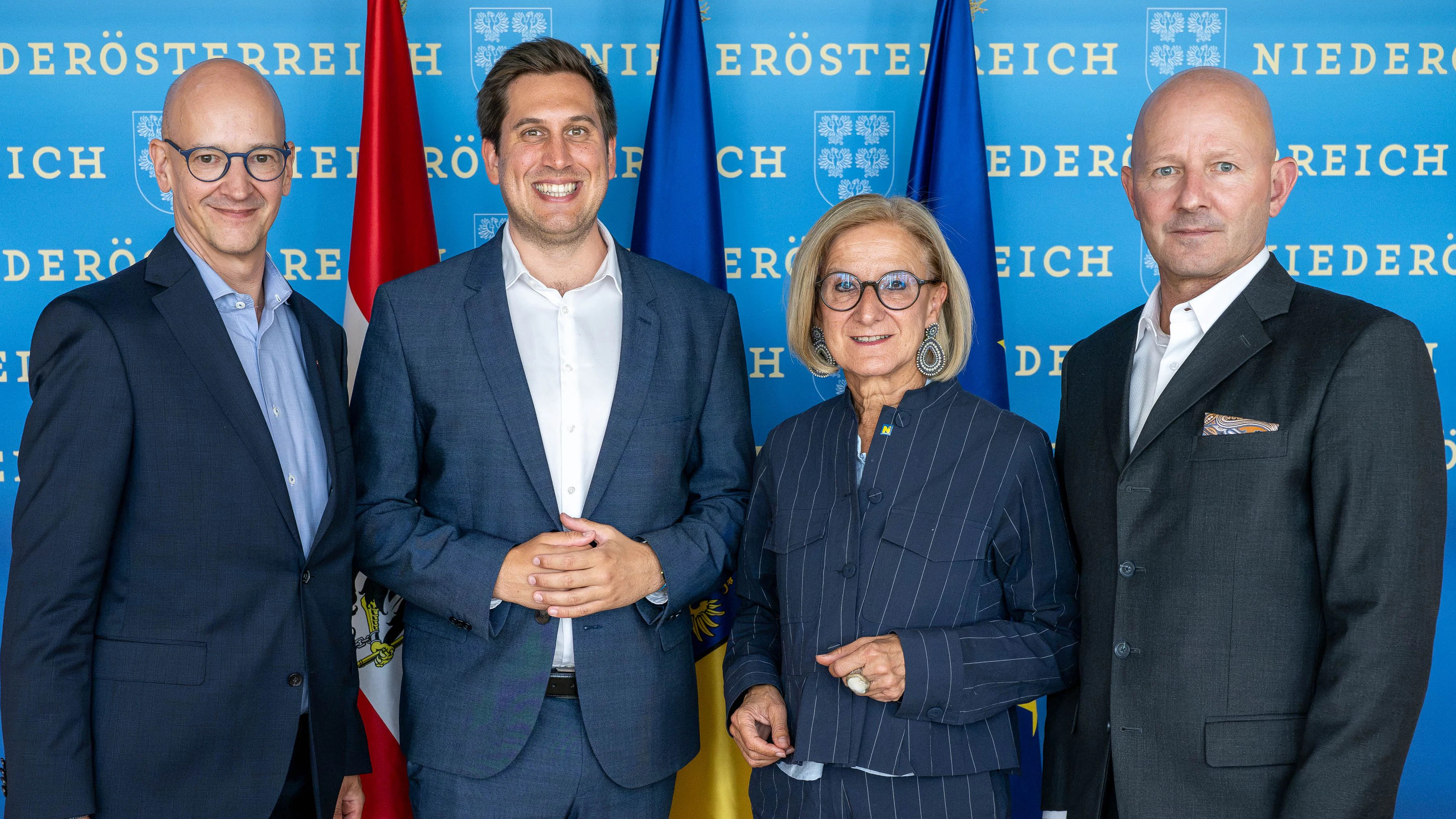 Schedlbauer, Pröll, Landeshauptfrau Mikl-Leitner und Zeppelzauer (v.l.n.r.).