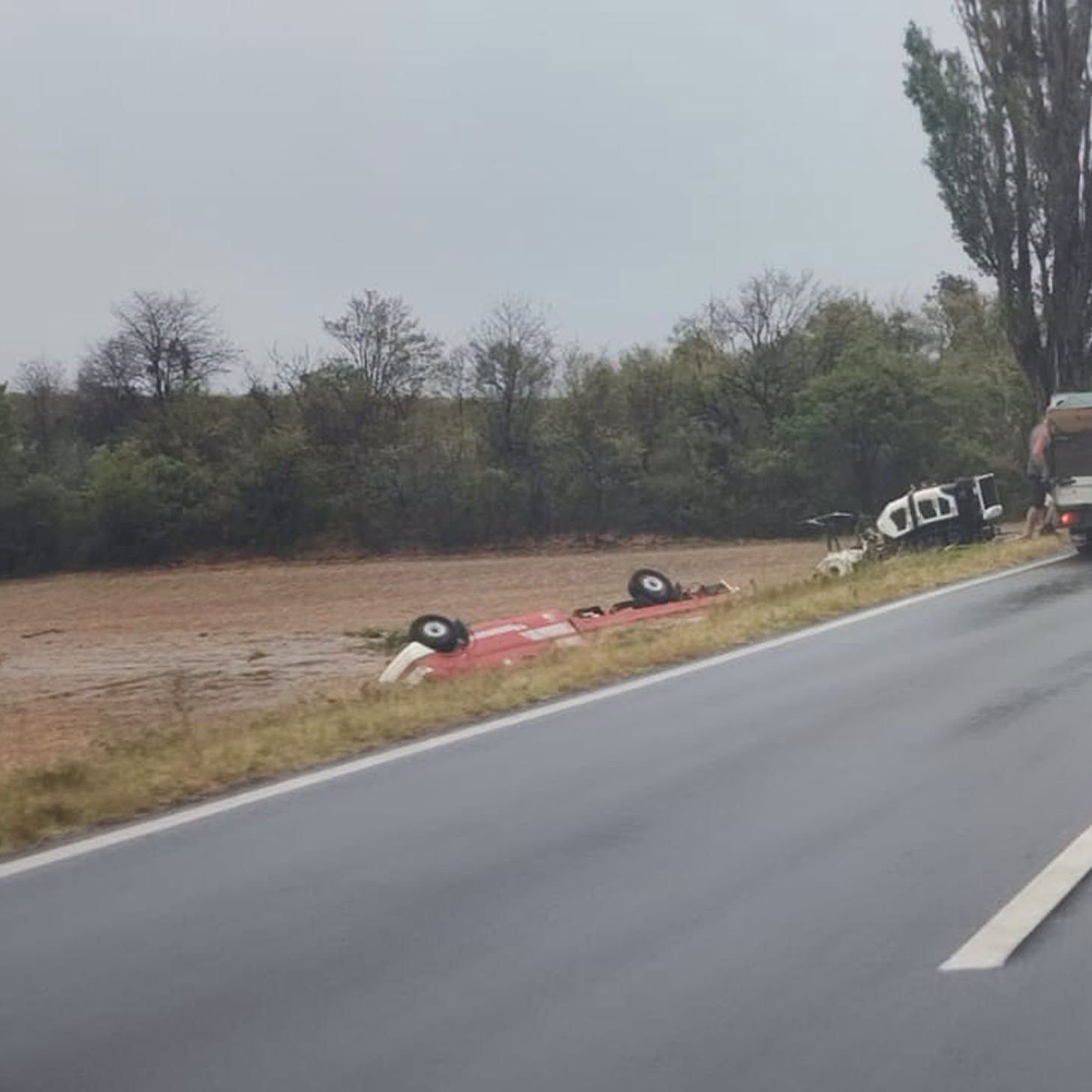 Heute.at - Noch nicht erlebt – Autos von der Straße gefegt