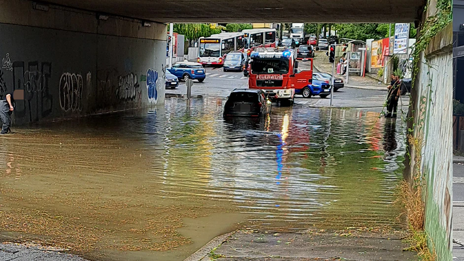 Die Wassermassen sorgten für einen Einsatz der Wiener Berufsfeuerwehr.