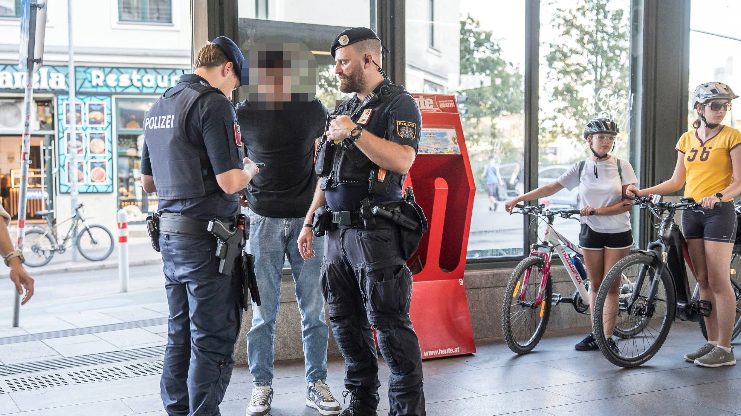Heute.at - Großeinsatz in Wien – 195 Kontrollen, 36 Anzeigen