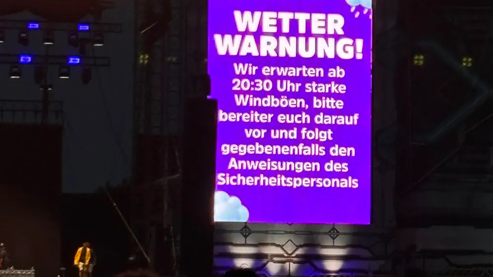 Heute.at - Bitte nehmt es ernst! – Frequency stoppt Shows