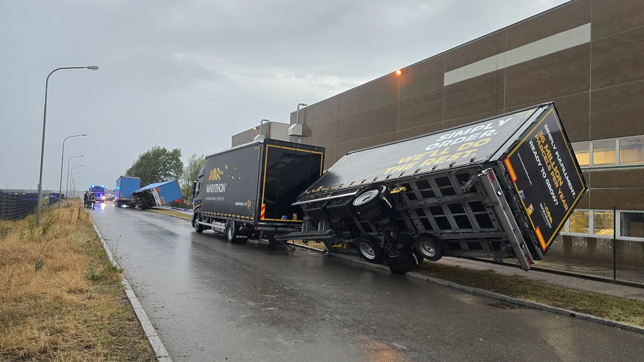 Heute.at - Superzellen in Österreich – Lkw fielen reihenweise um