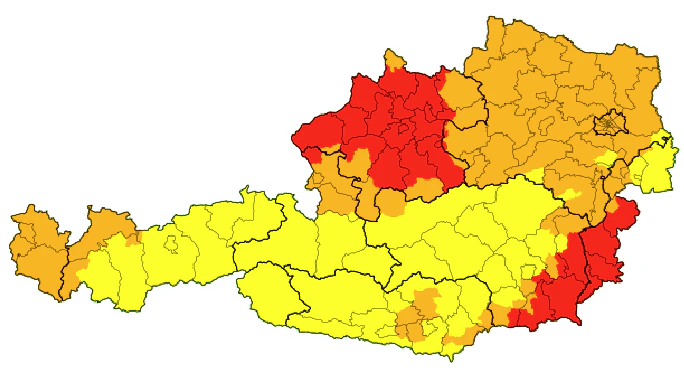 Die aktuellen Unwetterwarnungen für Österreich. Heftige Gewitter (rot) ziehen durch, im Norden (orange) besteht zudem Sturmgefahr. Stand aktuell: 18.40 Uhr