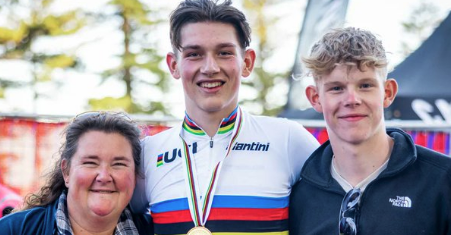 Heute.at - Radtalent (19) tot – Bruder fährt für ihn bei Vuelta