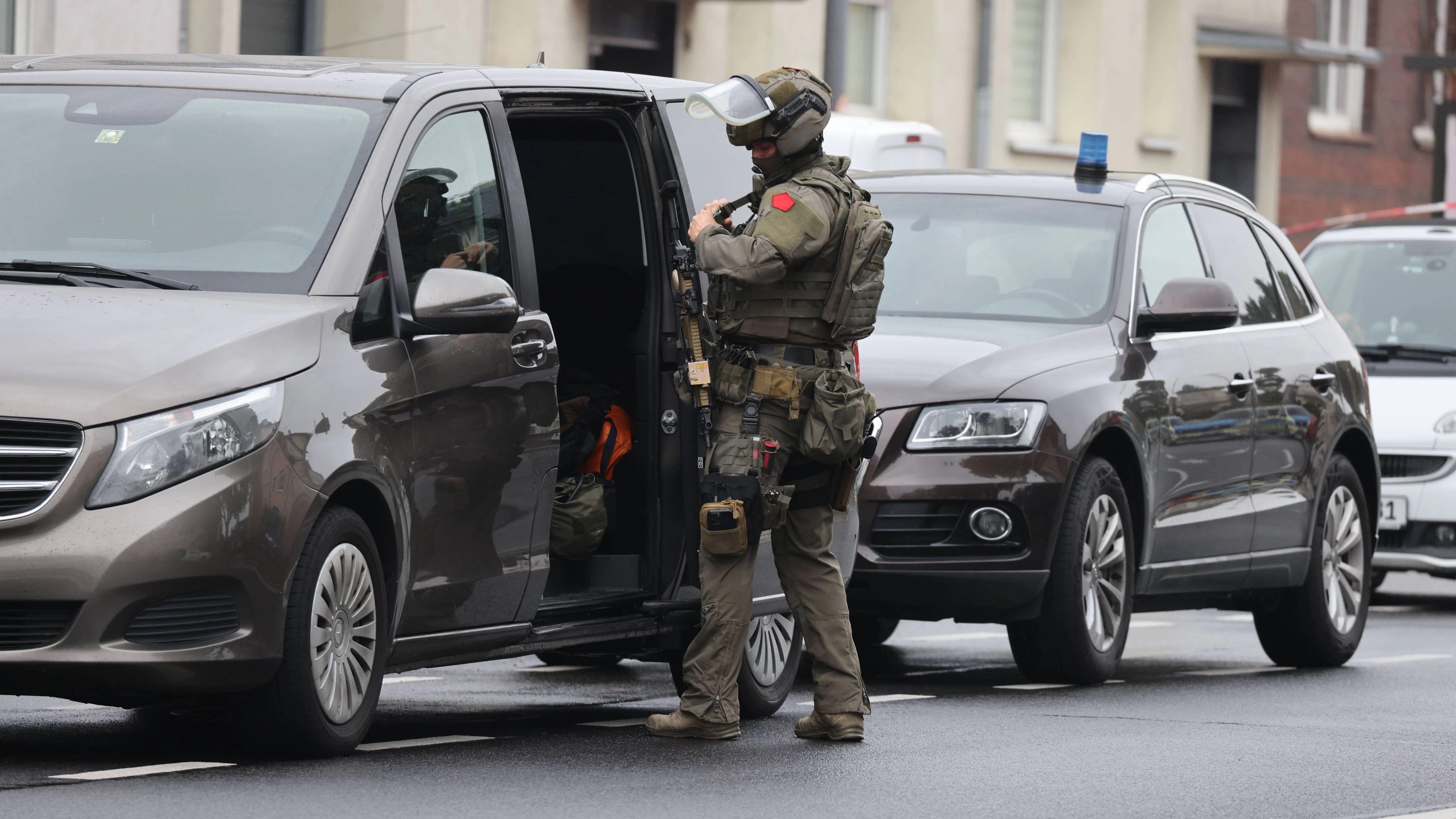 Heute.at - Schüsse bei Polizeikontrollen – mehrere Beamte verletzt