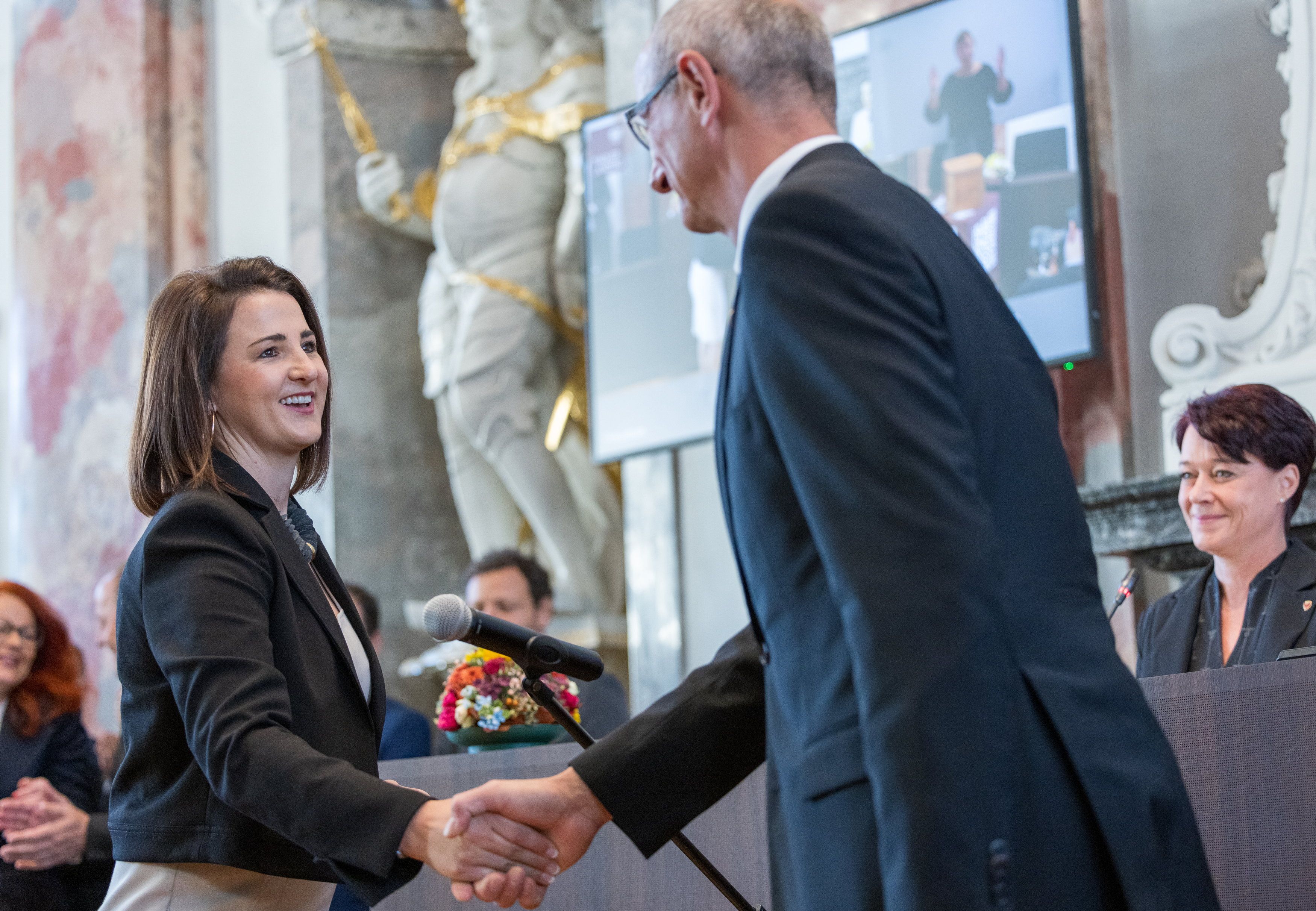 Heute.at - Bewerbung um Top-Job – jetzt zieht ÖVP die Reißleine
