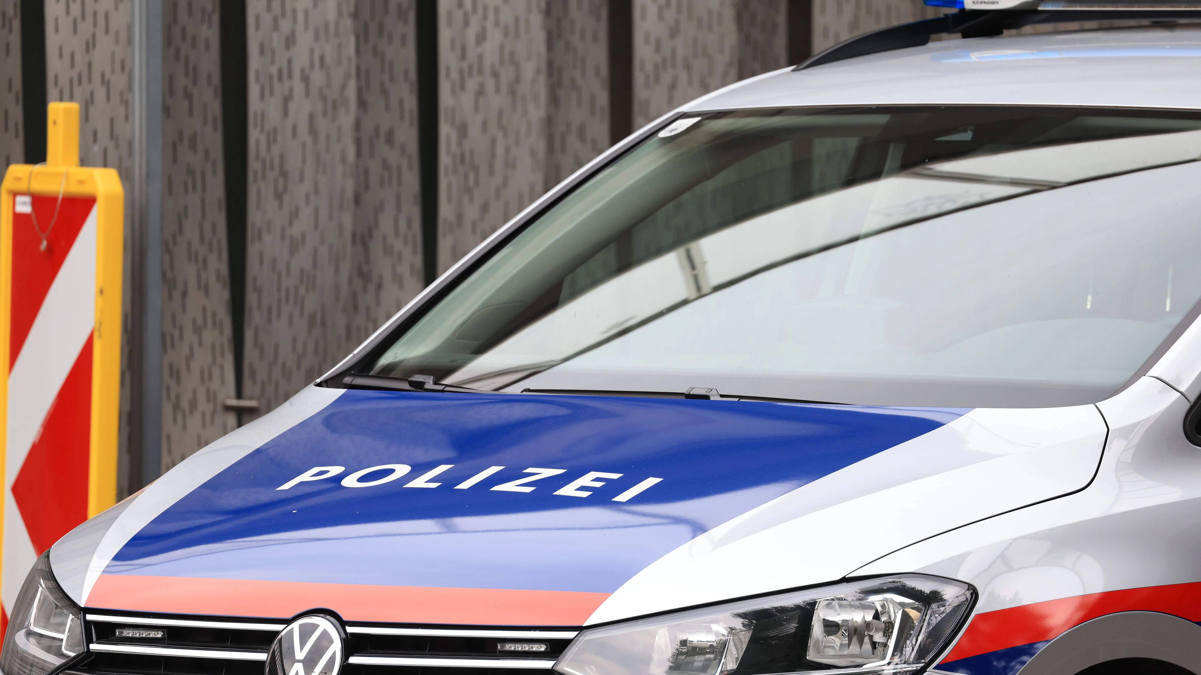Heute.at - Fünf Jugendliche flüchten vor Polizei durch Wiener City