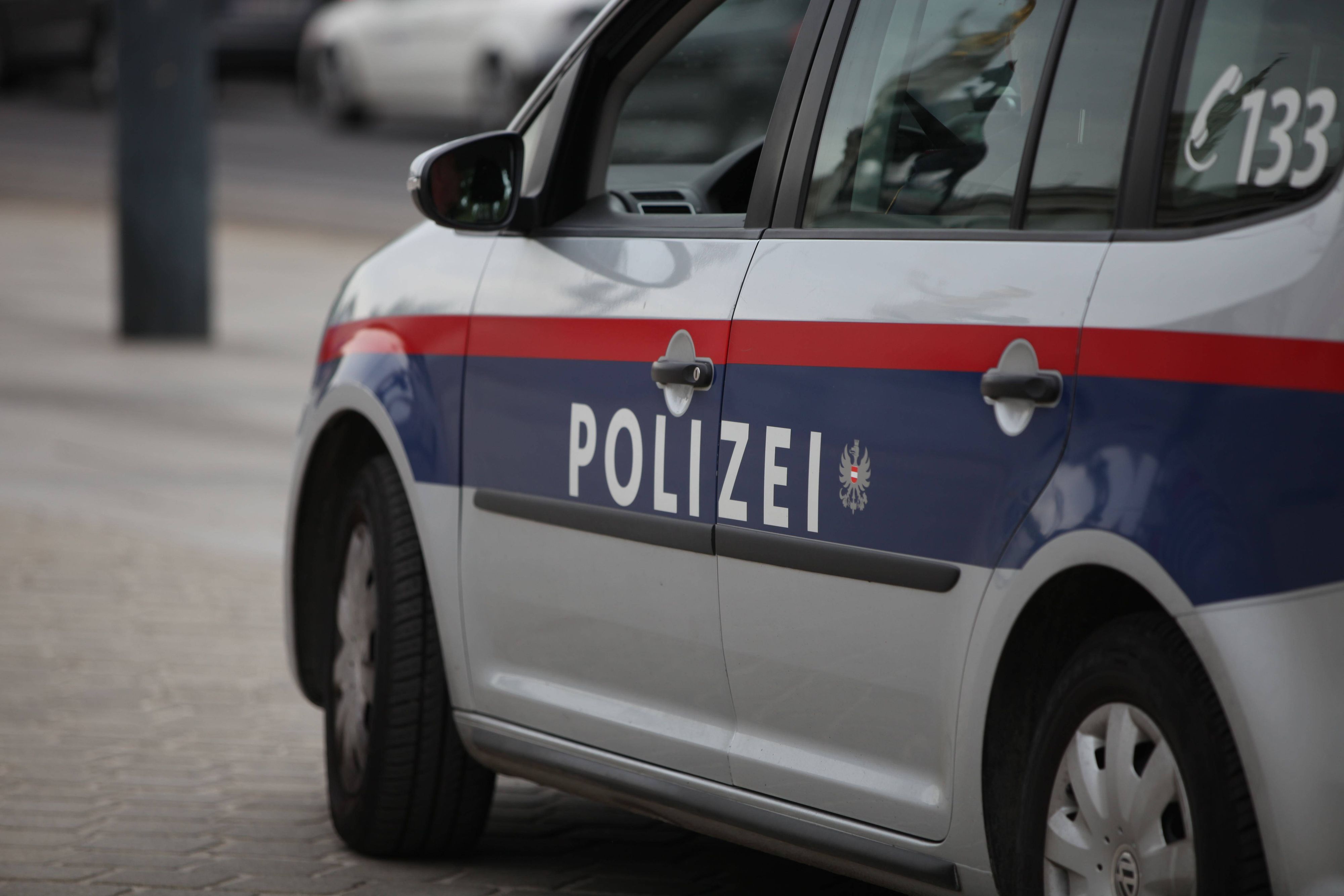 Die Polizei stellte ein Küchenmesser sicher. (Symbolbild)