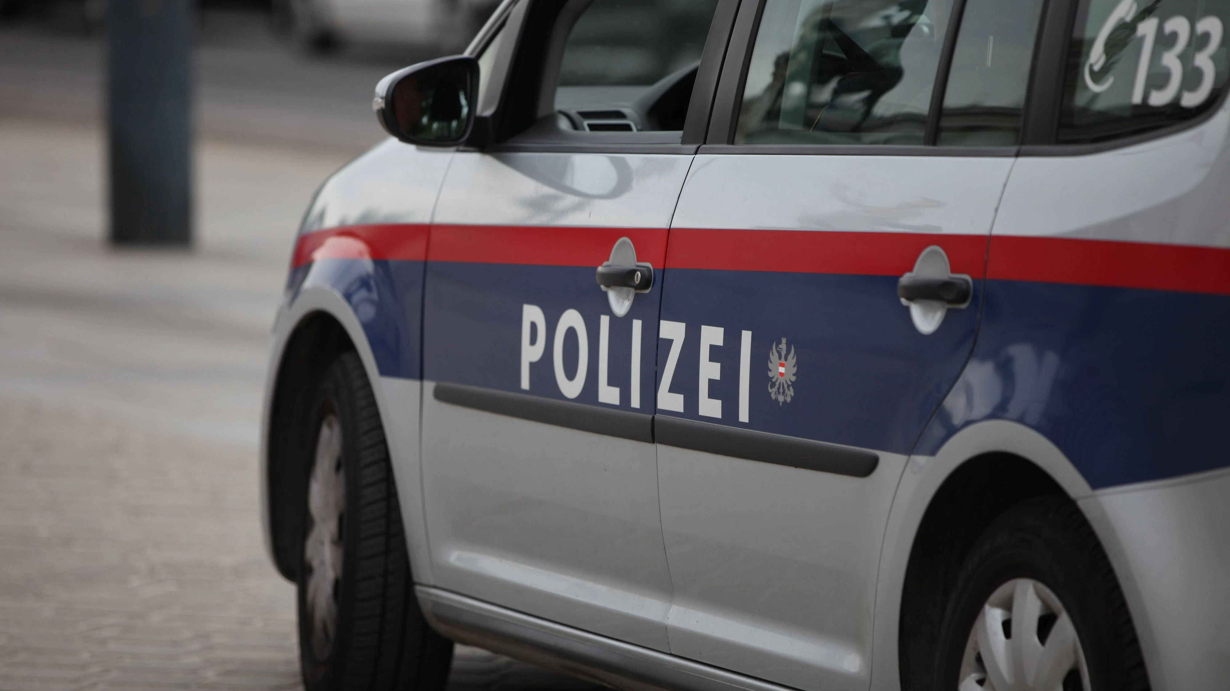Die Polizei stellte ein Küchenmesser sicher. (Symbolbild)