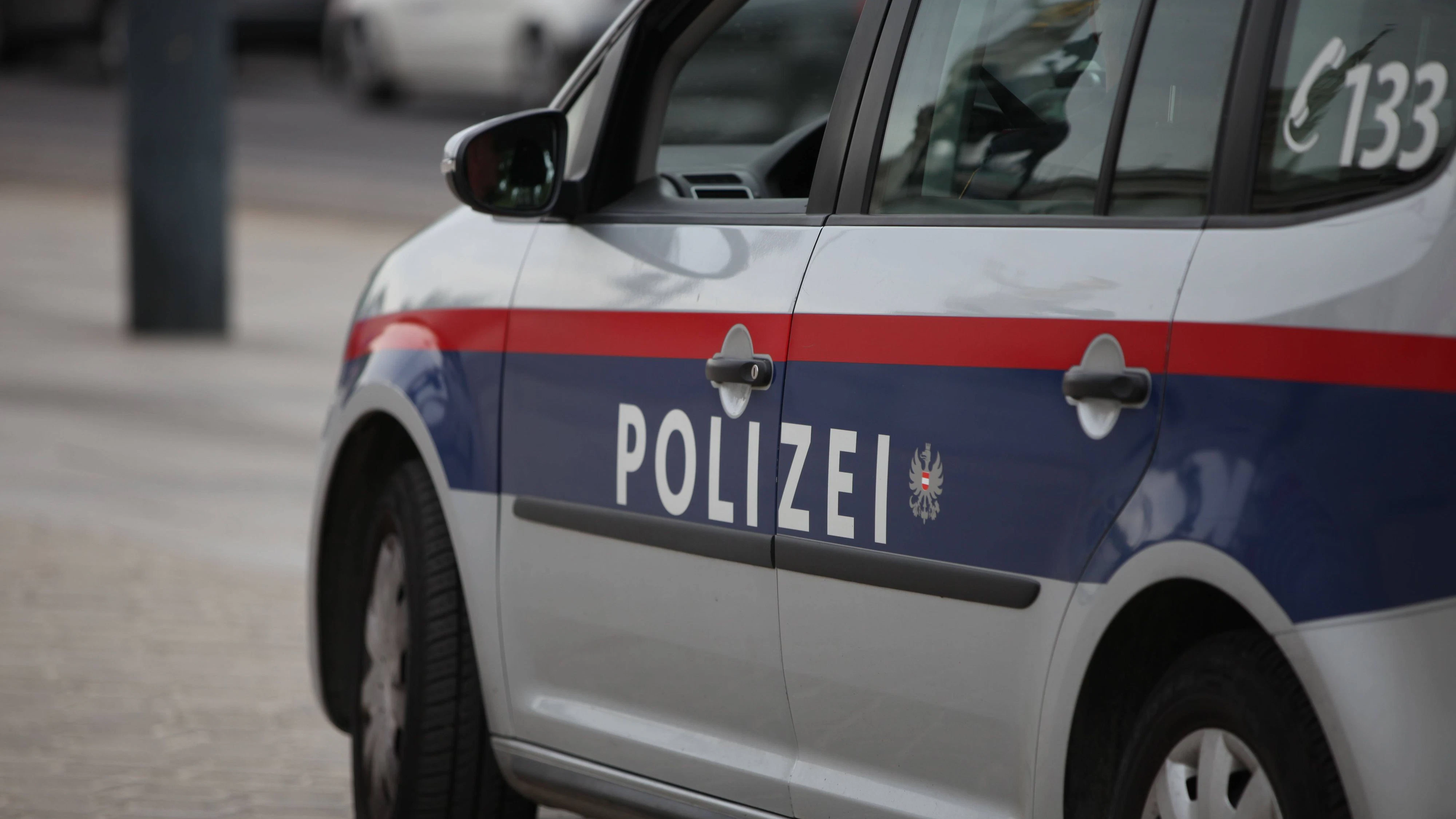 Die Polizei stellte ein Küchenmesser sicher. (Symbolbild)
