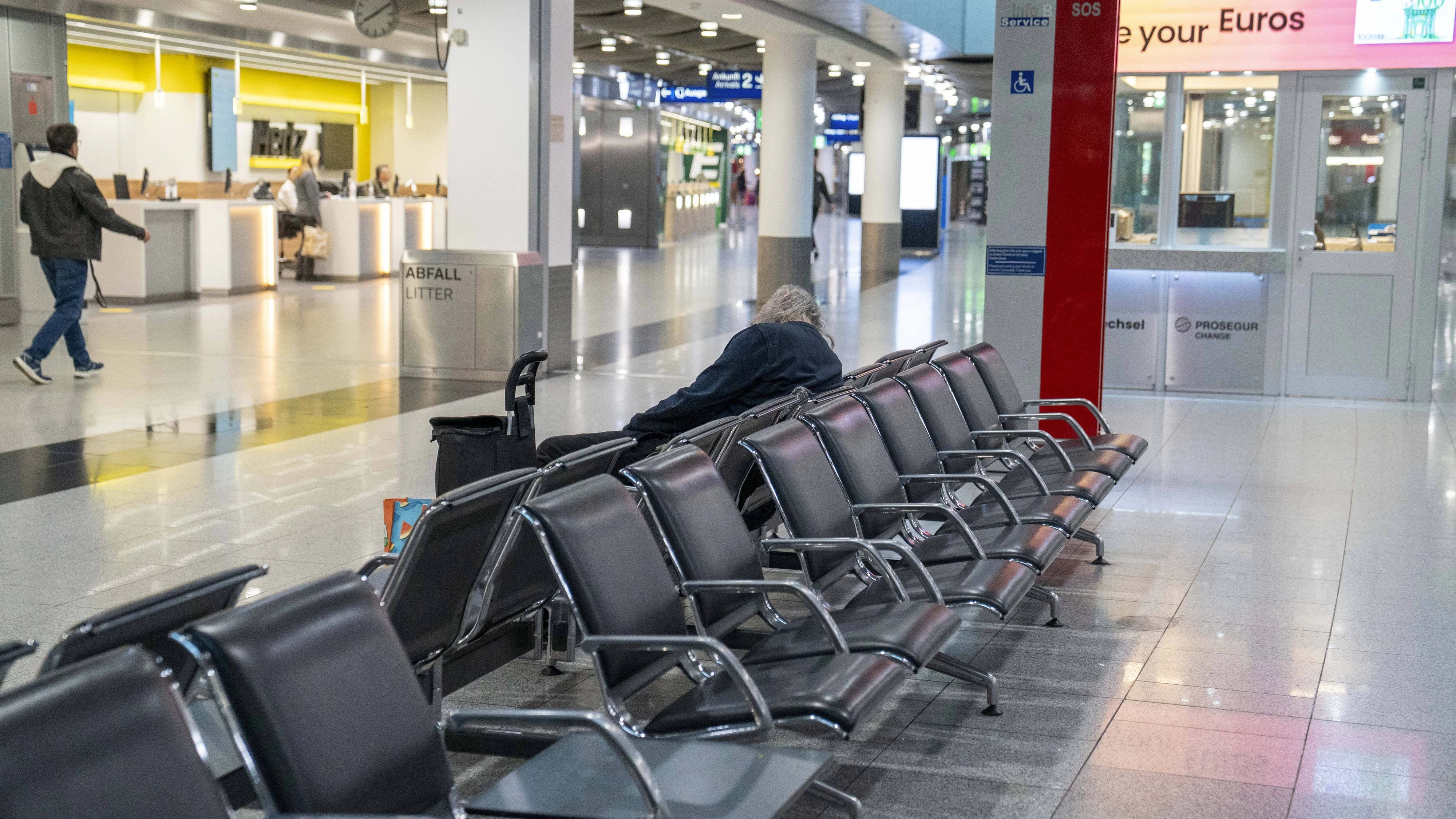 Zu dem Vorfall kam es am Flughafen Düsseldorf. (Symbolbild)