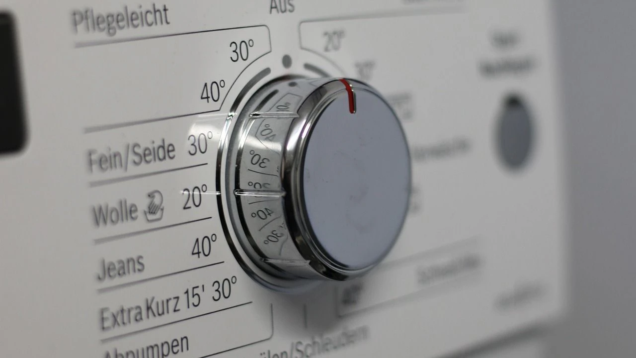 Heute.at - Versteckter Schalter an Waschmaschine rettet den Tag