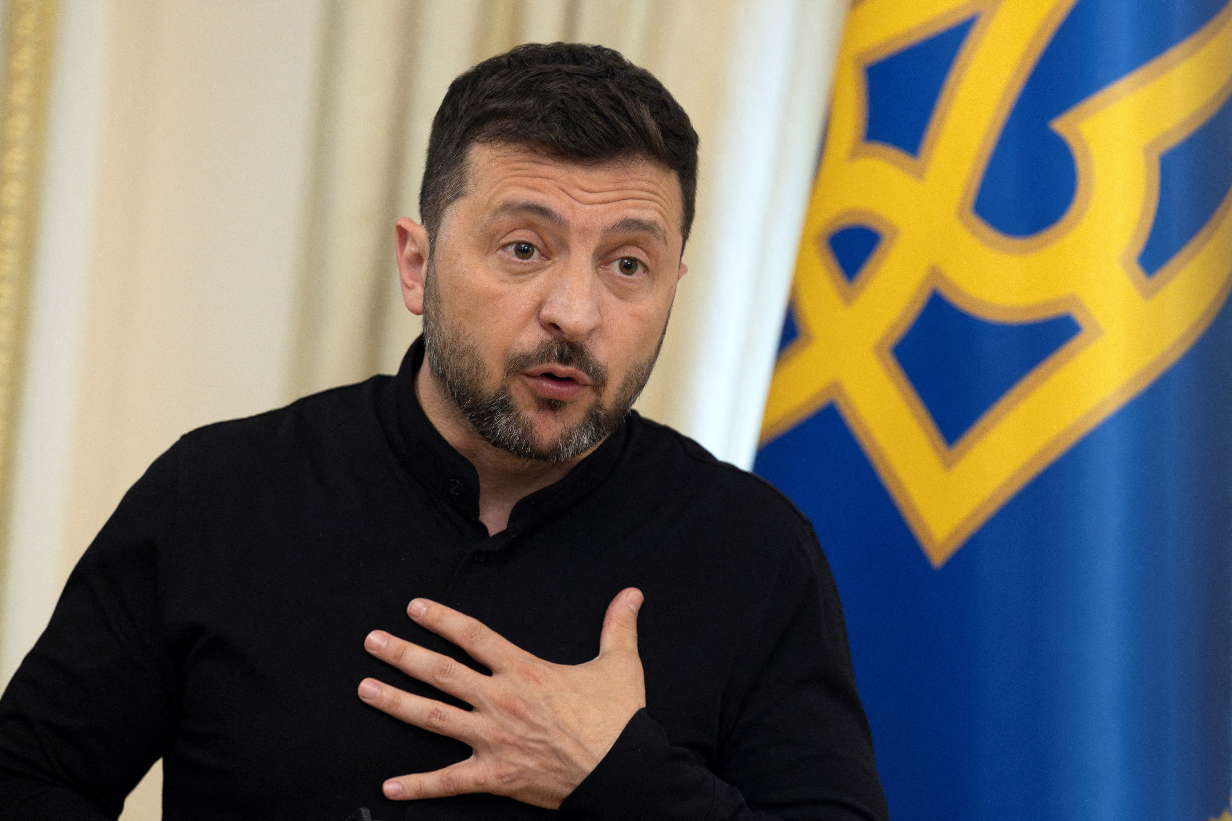 Laut Angaben von Wolodymyr Selenskyj arbeiten sowohl die Ukraine als auch Russland an einer Alternative für Starlink. 