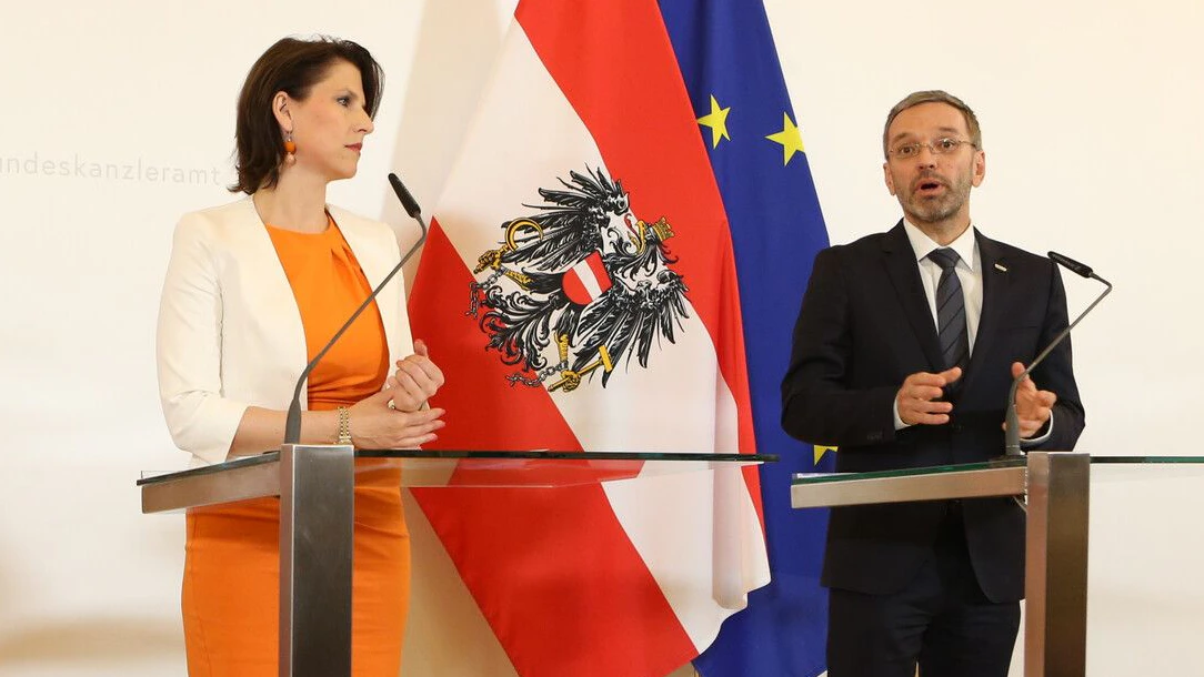 In einem Social-Media-Posting bezeichnete FPÖ-Chef Herbert Kickl Karoline Edtstadler als "Landeshauptmann". 