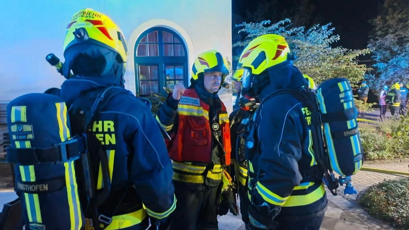 Heute.at - Feuerwehr-Sohn löscht Brand in eigenem Haus