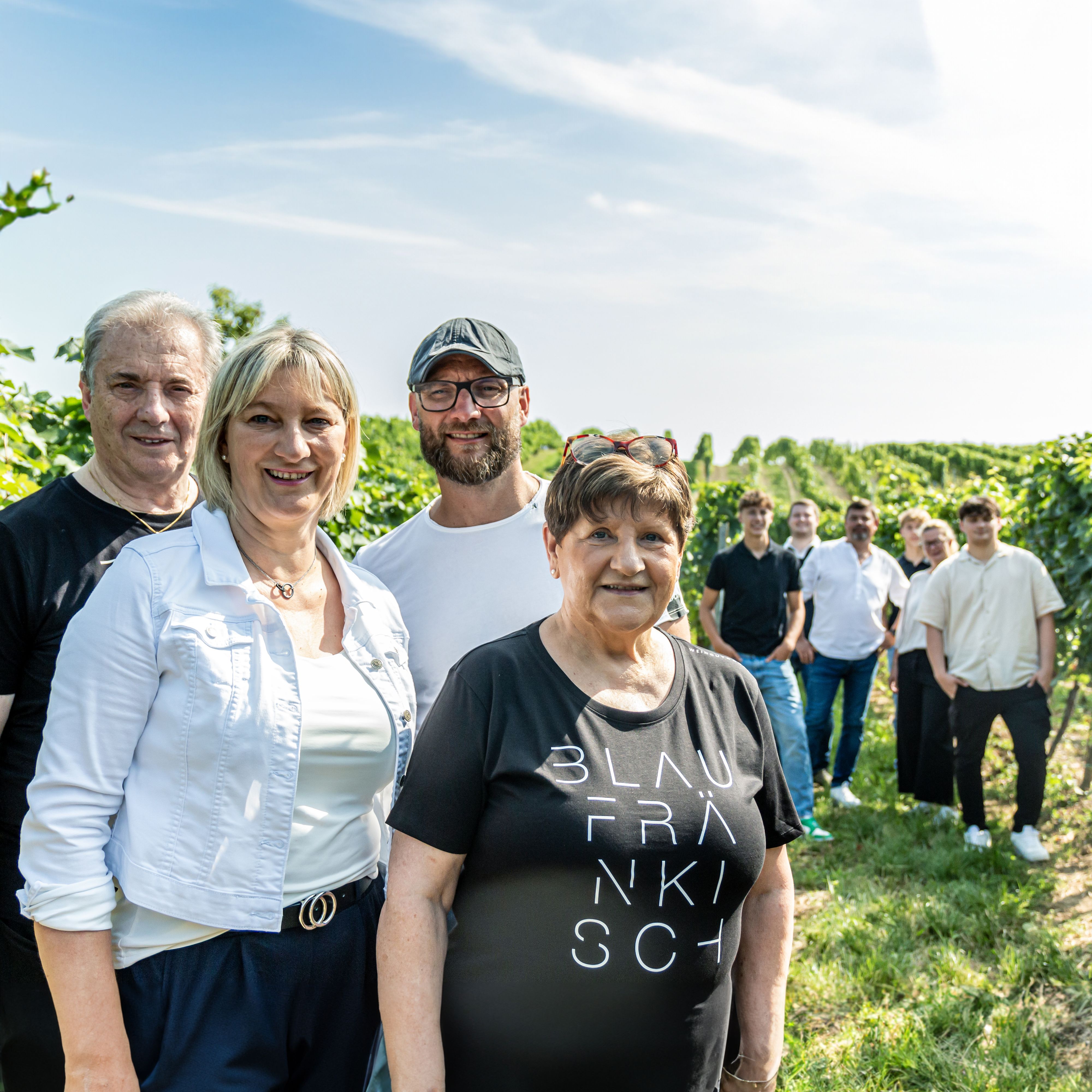 Josef Gager, Daniela Dostal, Horst und Paula Gager mit ihrem Team.