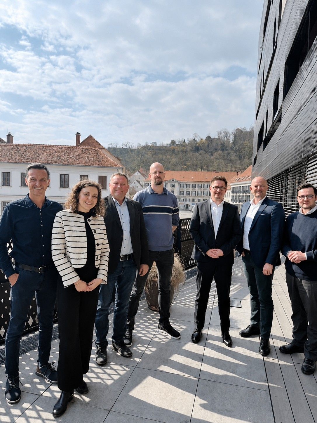 Vertify-Team mit Investoren und Beratern