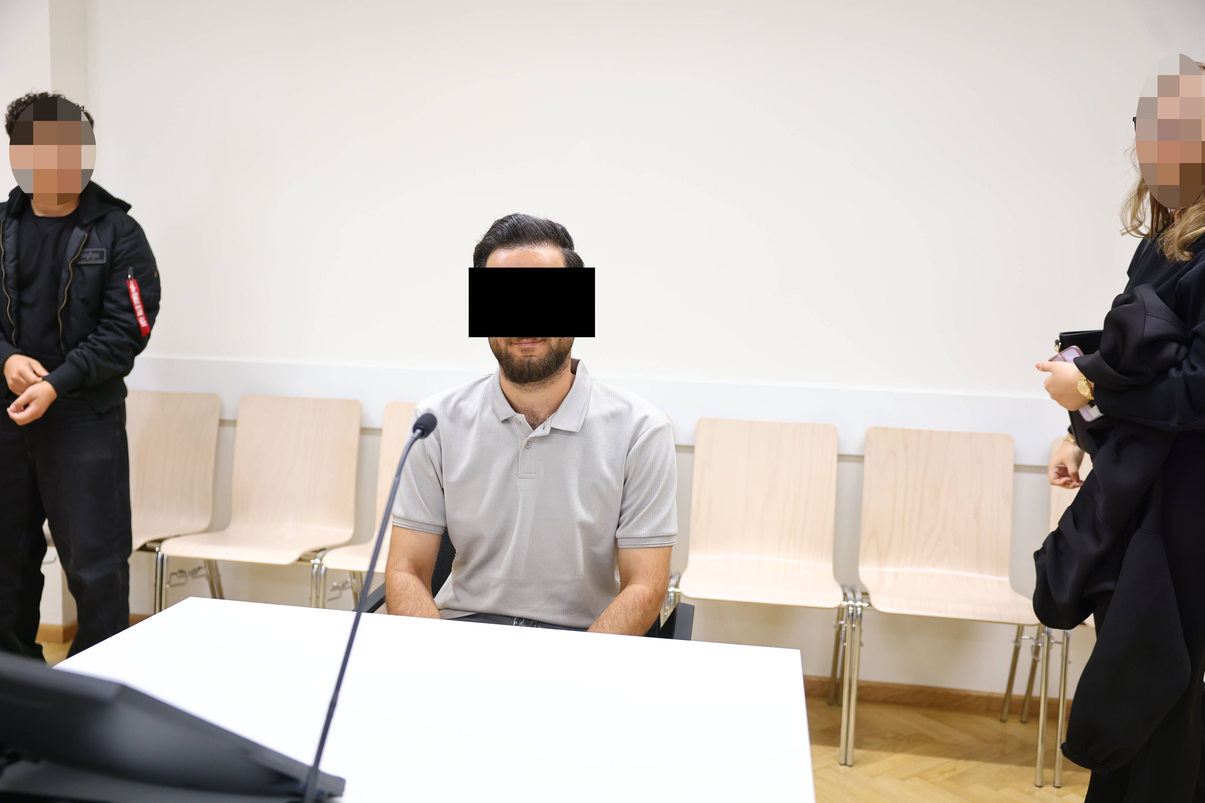 Der angeklagte Syrer vor dem Straflandesgericht.