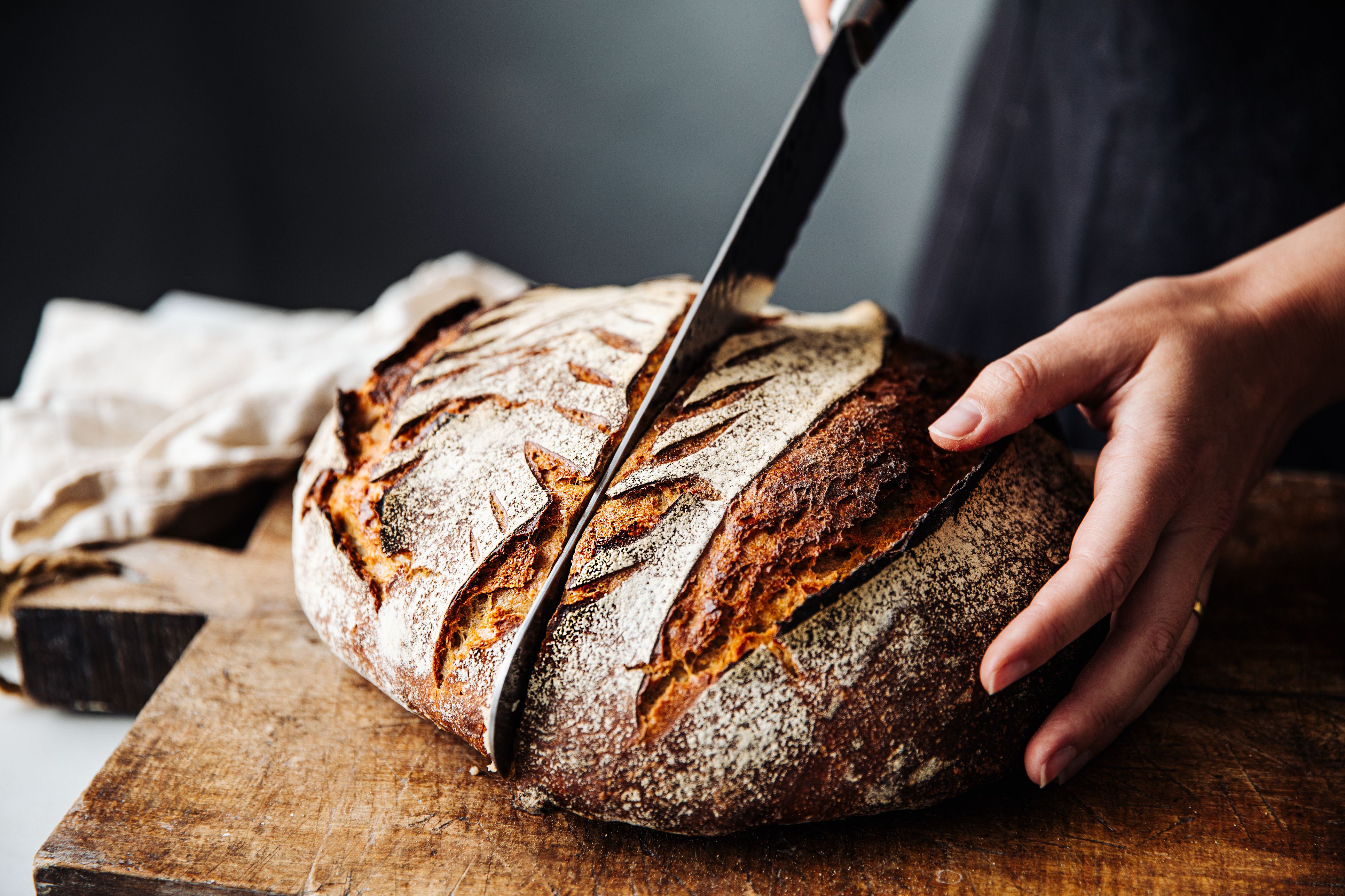 Ein Kunde, der ein halbes Brot gekauft hatte, wog dieses zu Hause nach und trat eine sprichwörtliche Lawine los. 