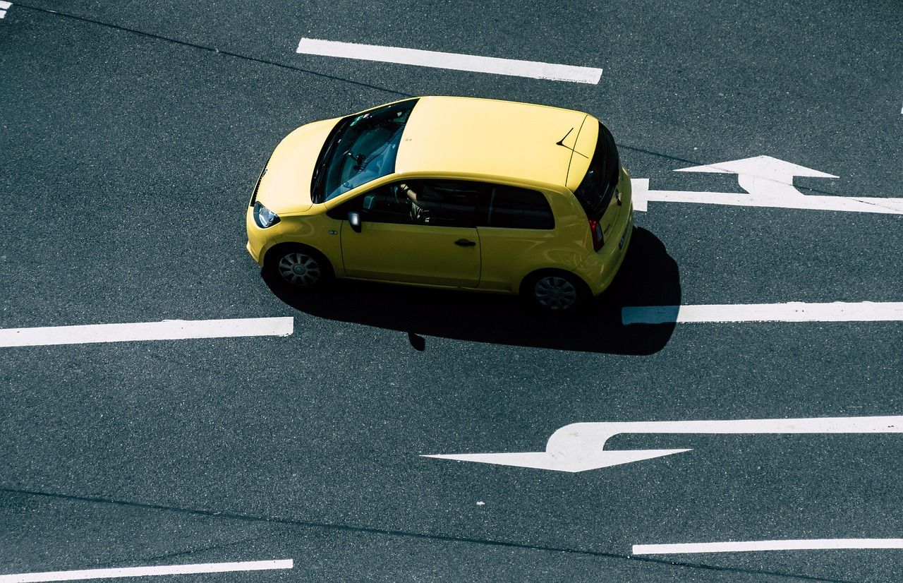 Spurwechsel und Fahrespuren auf der Autobahn