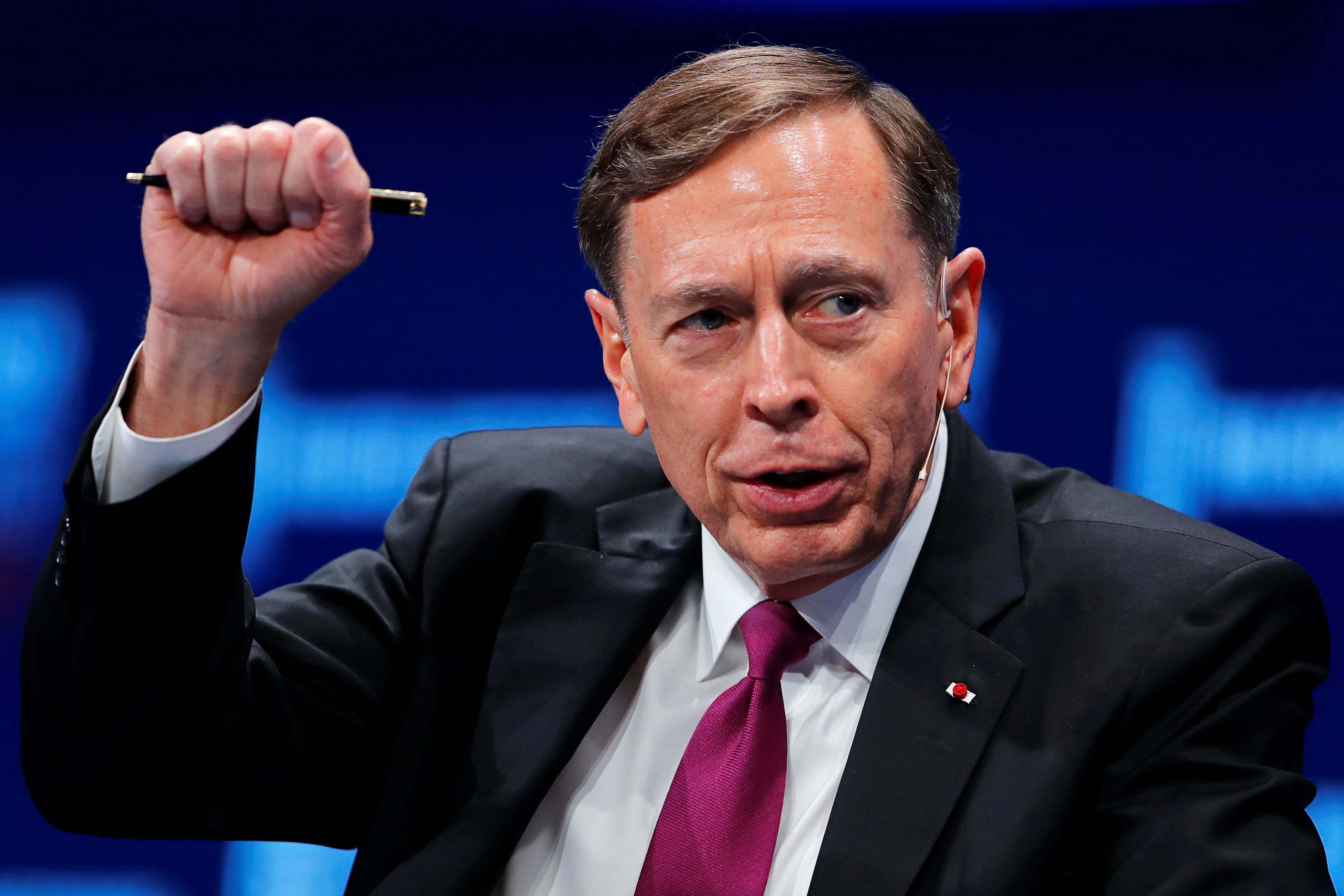 Will "Panzer-Bataillone verschrotten und Drohnen-Bataillone aufstellen": General im Ruhestand und Ex-CIA-Chef David Petraeus