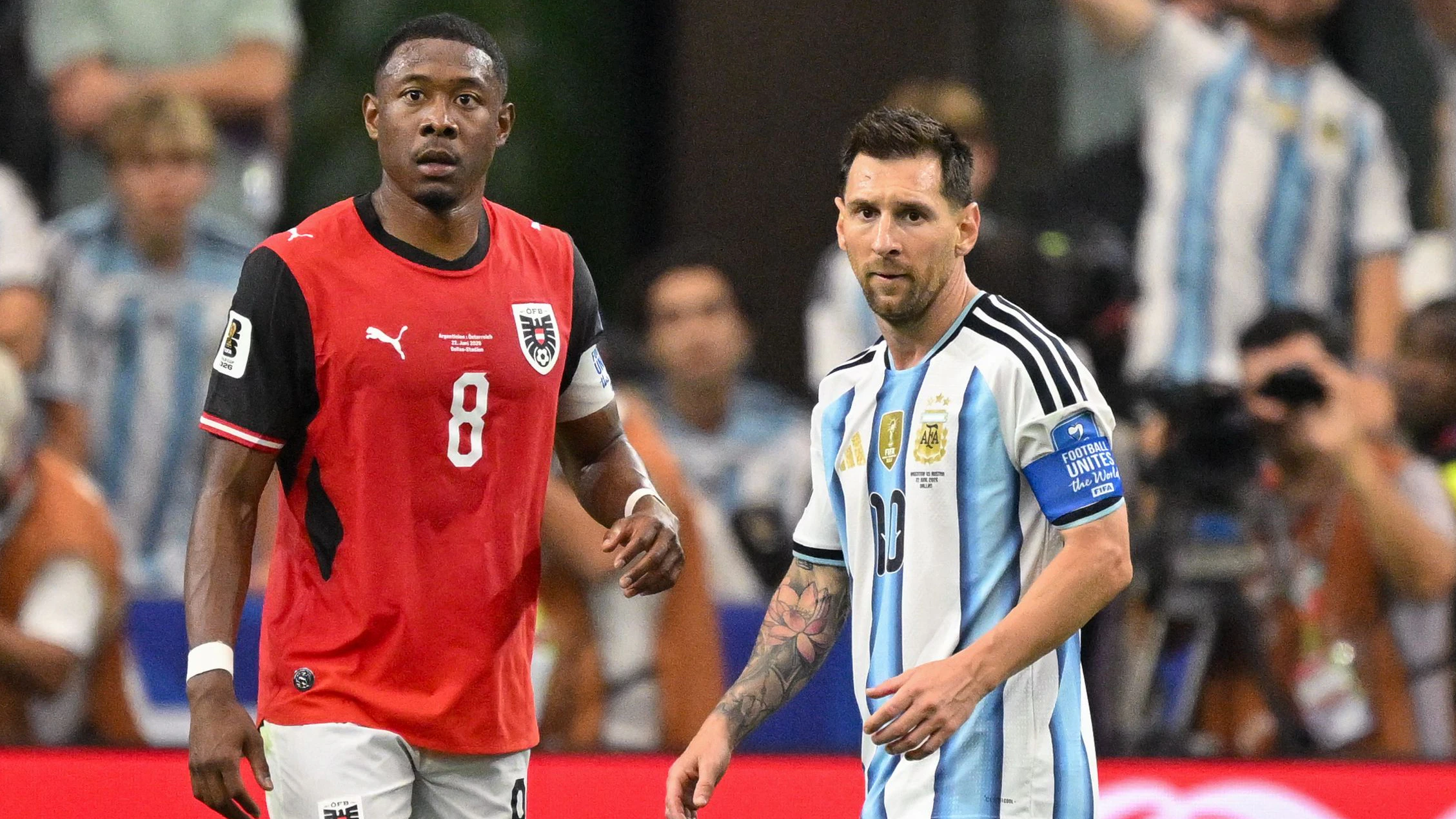 David Alaba und Lionel Messi beim WM-Duell in Texas