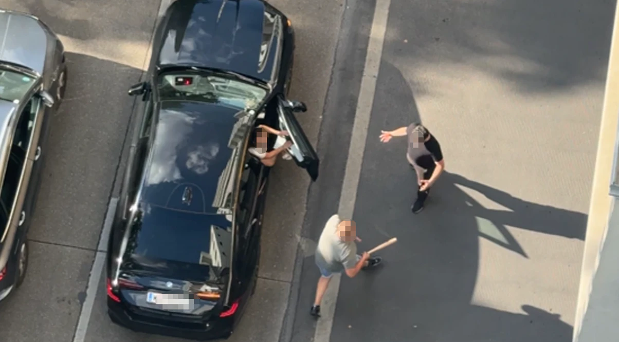Heute.at - Road-Rage am Gürtel – BMW-Lenker geht auf Taxler los
