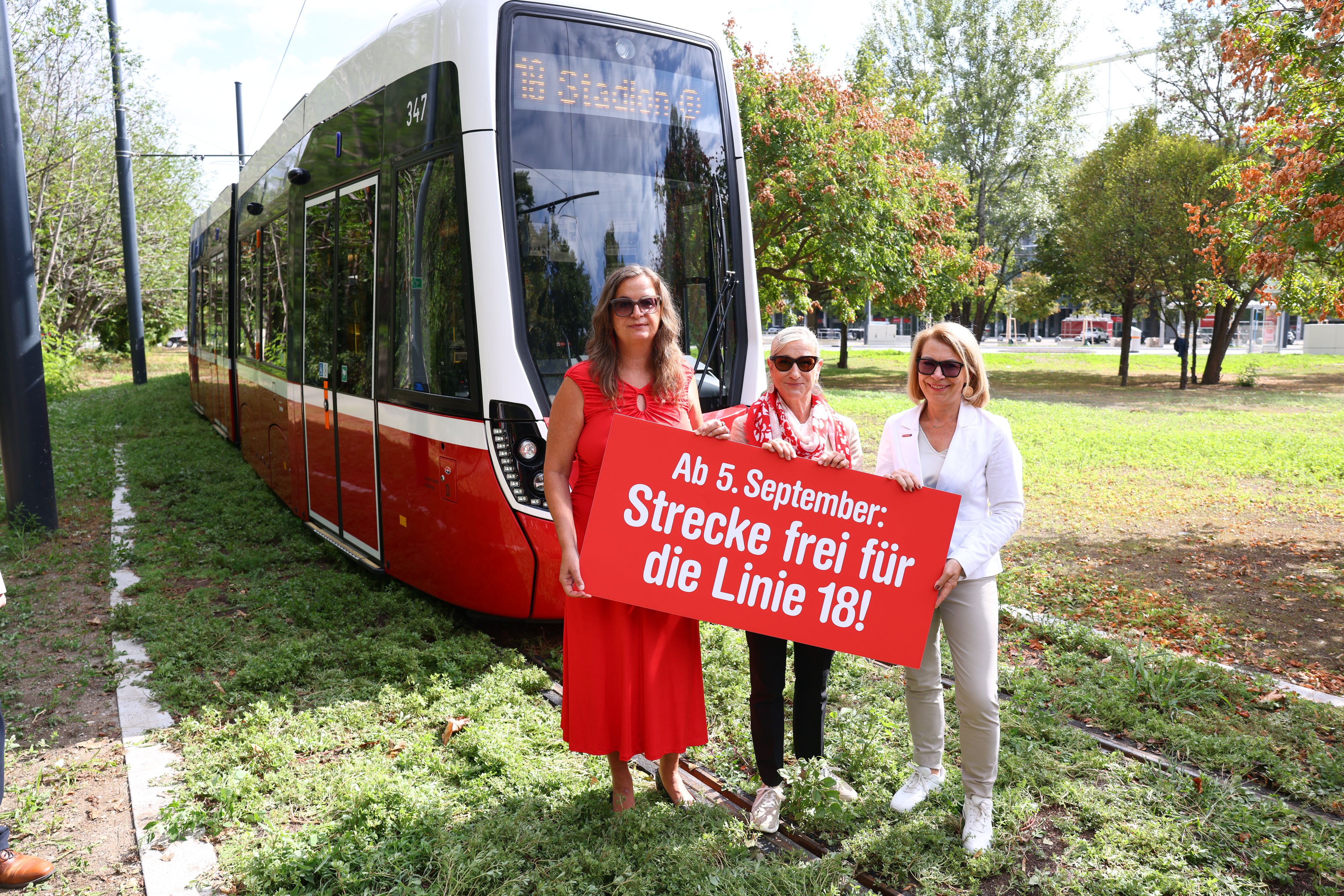 Heute.at - 18er fährt durch Prater – Autos müssen draußen bleiben
