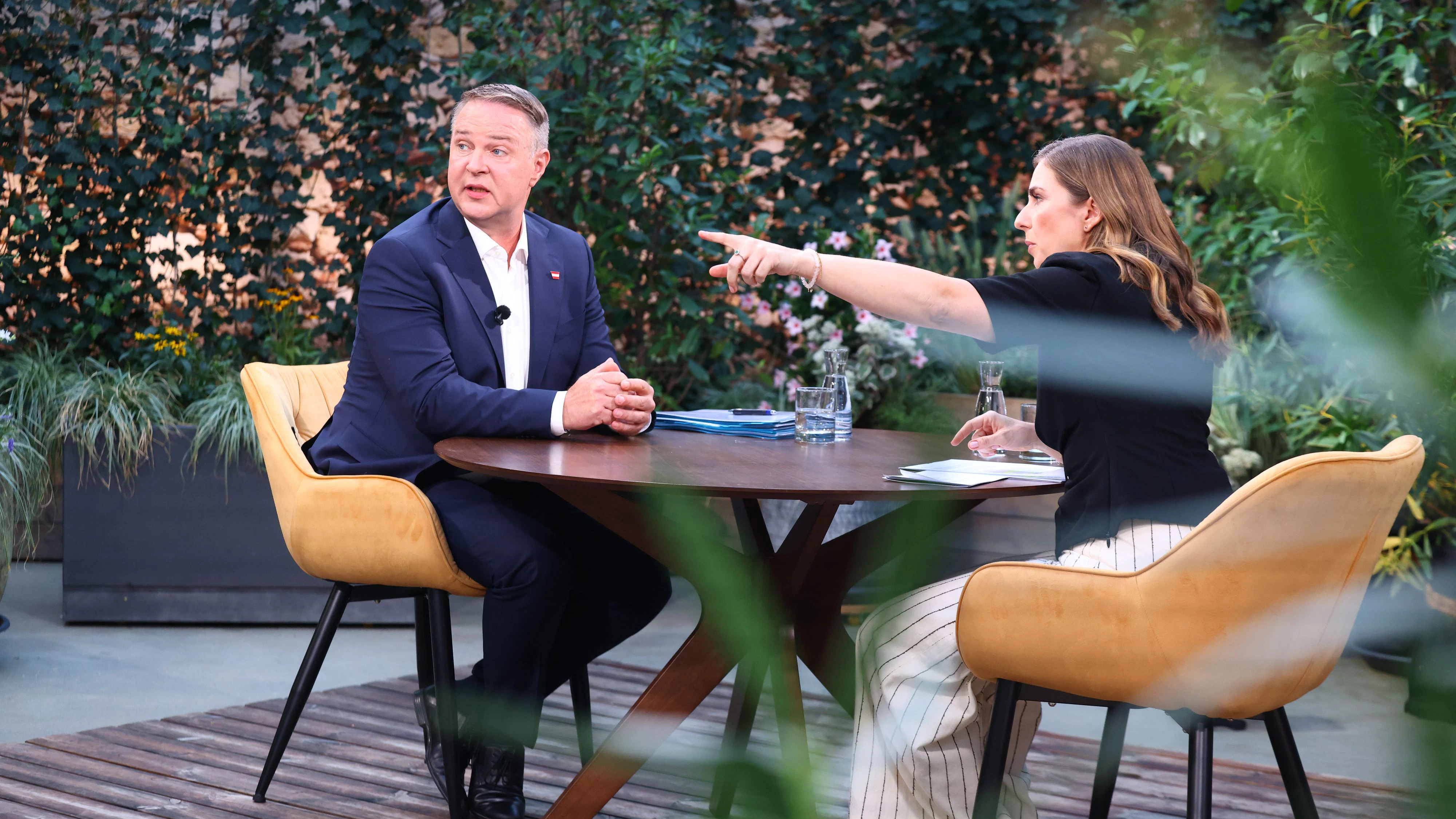 Heute.at - Schönheits-OPs für Superreiche: Babler-Fake-News im ORF
