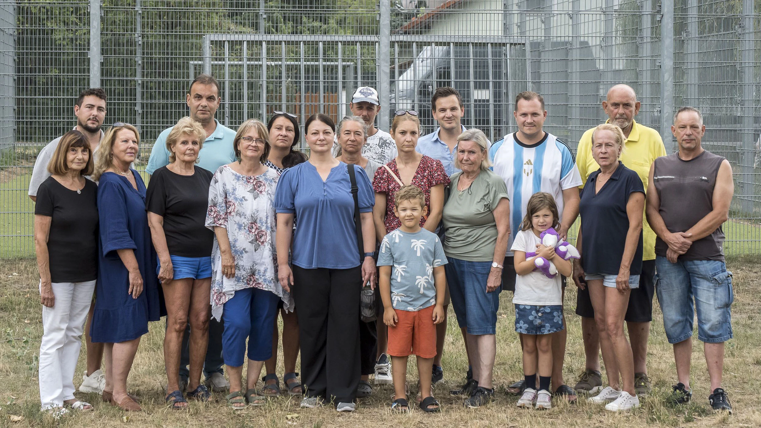 Ein Fußballkäfig nahe einer Kleingartenanlage sorgt für Probleme, ua werden auch Steine in die Gärten geworfen, Kleingartenverein, Lärmbelästigung, 20260802 Foto: Helmut Graf/Tageszeitung Heute