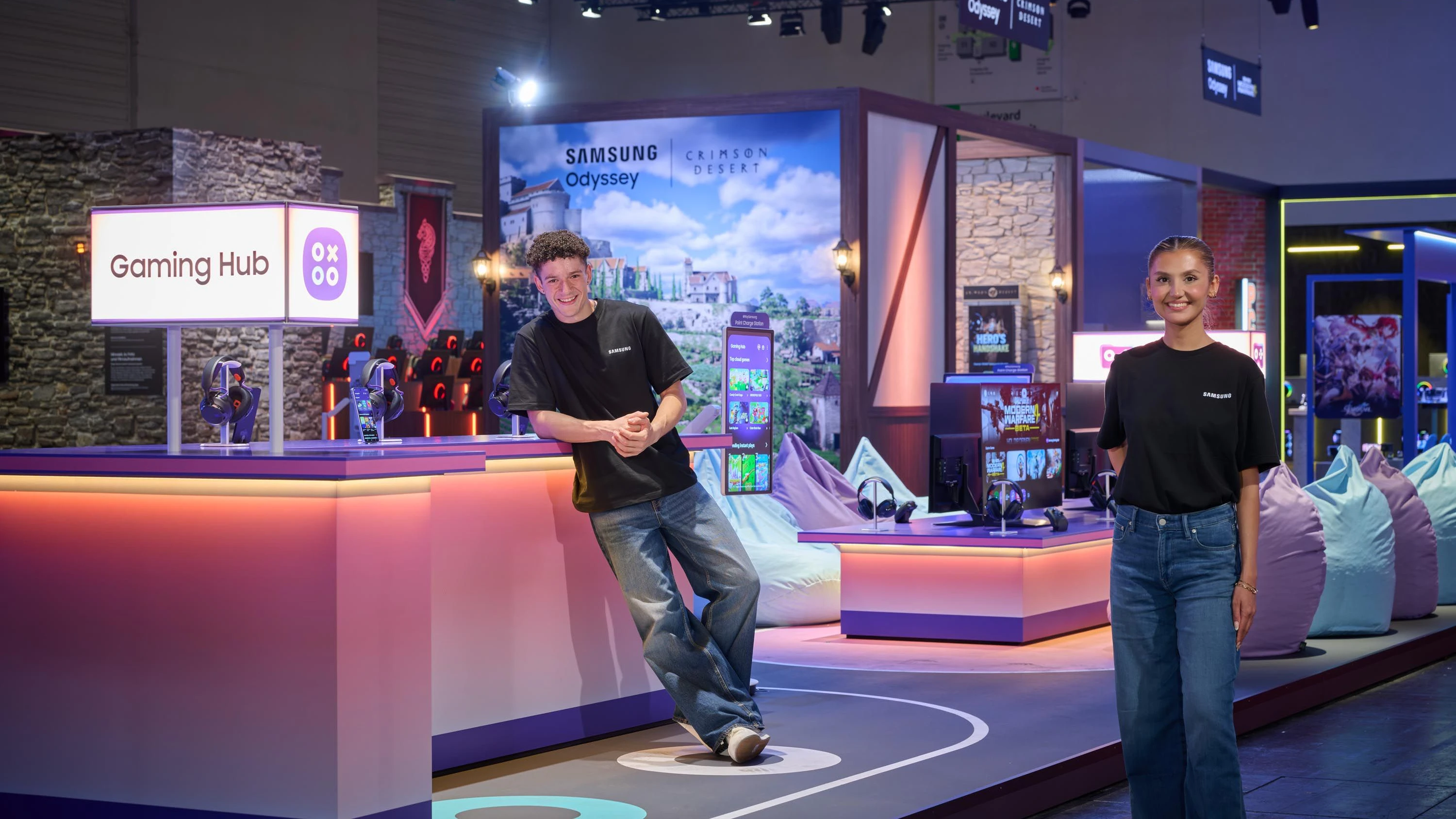 Heute.at - Samsung mit 6K-Monitor und 3D ohne Brille auf Gamescom