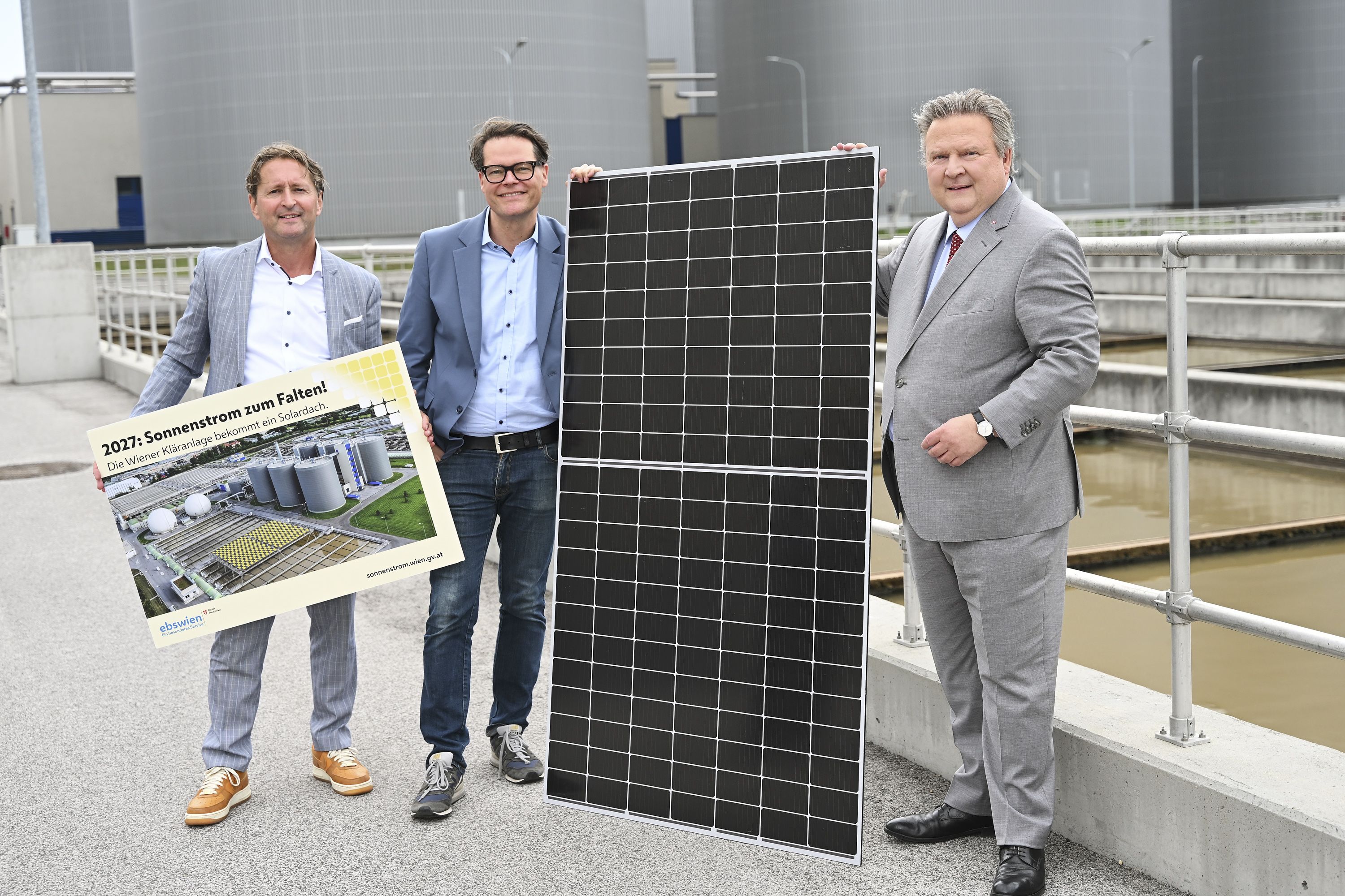 (v.l.) ebswien-Geschäftsführer Günther Schmalzer, Stadtrat Jürgen Czernohorszky und Bürgermeister Michael Ludwig