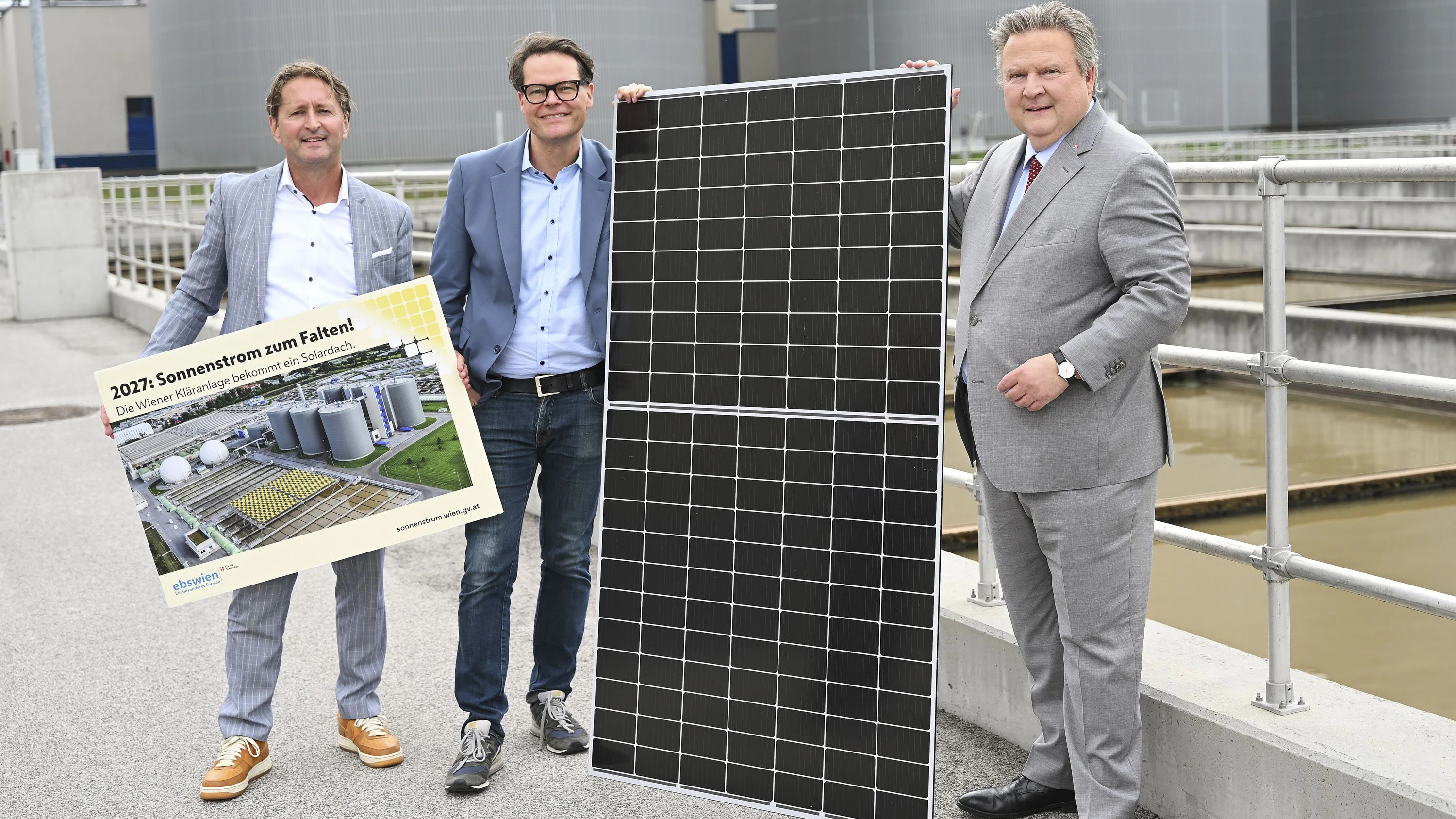 Bürgermeister Ludwig und StR Mag. Czernohorszky "Dirndl pflücken" und Besichtigung Solaranlage - ebswien