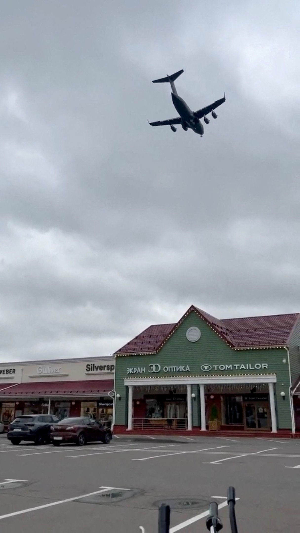 Heute.at - US-Flugzeug in Moskau – mächtiger CIA-Chef an Bord