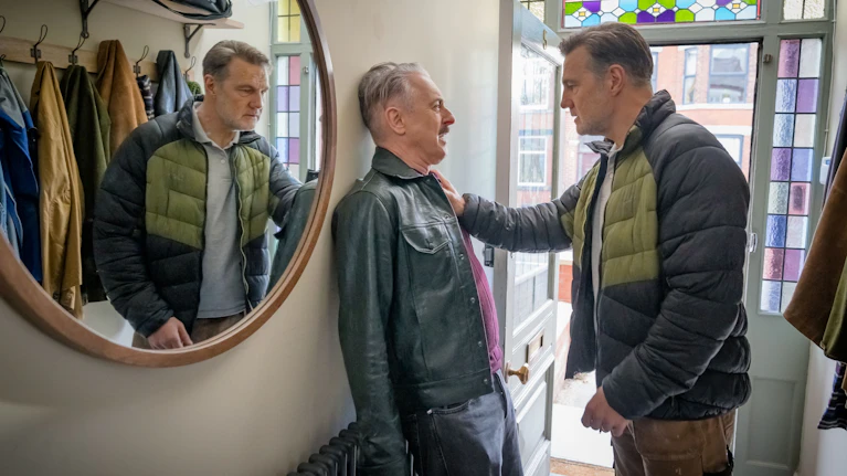 Wie wenig es oft braucht, um aus diffuser Abneigung gegen jemanden mörderischen Hass entstehen zu lassen, exerziert die britische Serie 