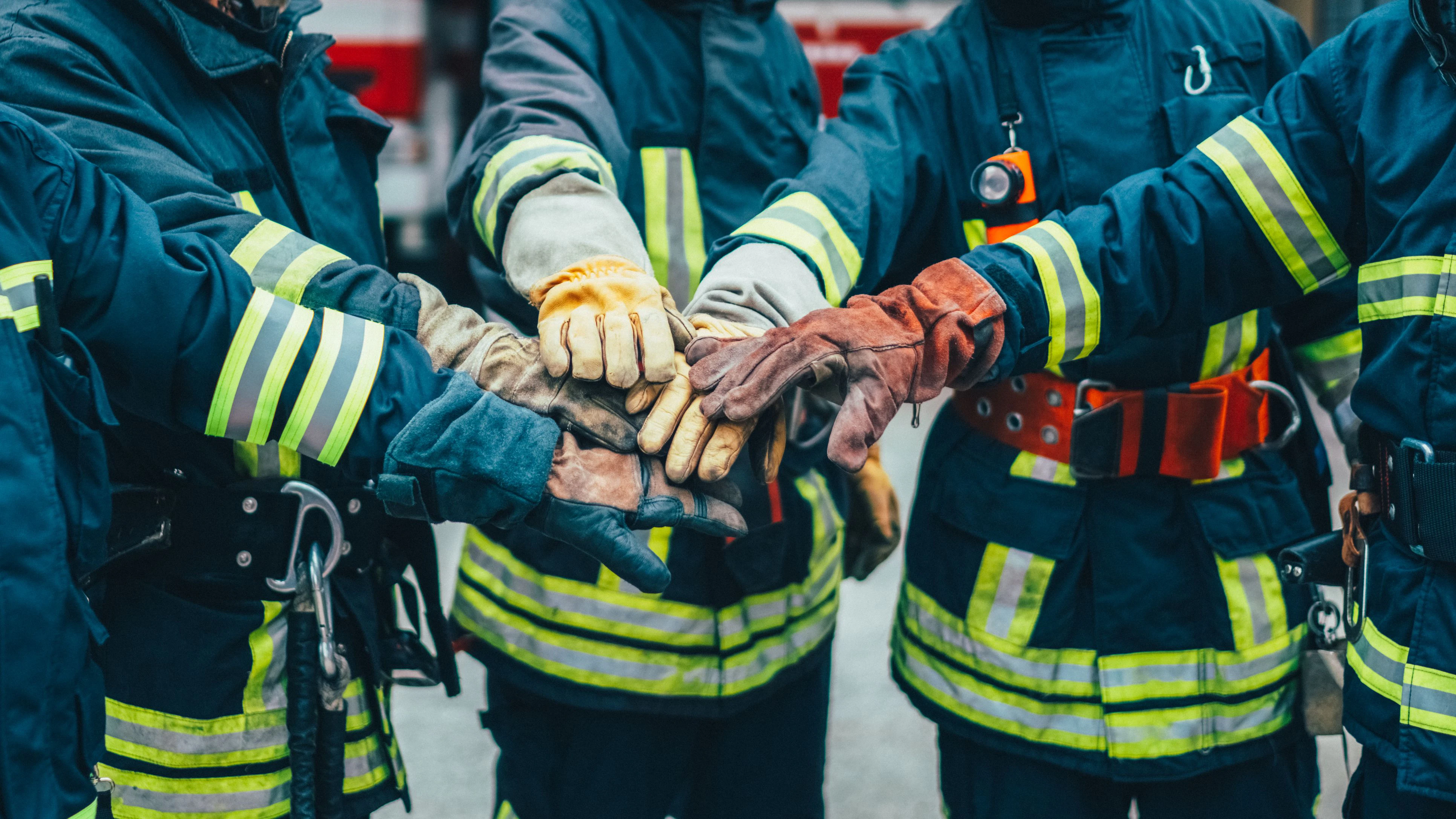 Heute.at - Aus Familie gerissen – Feuerwehr trauert um Florian