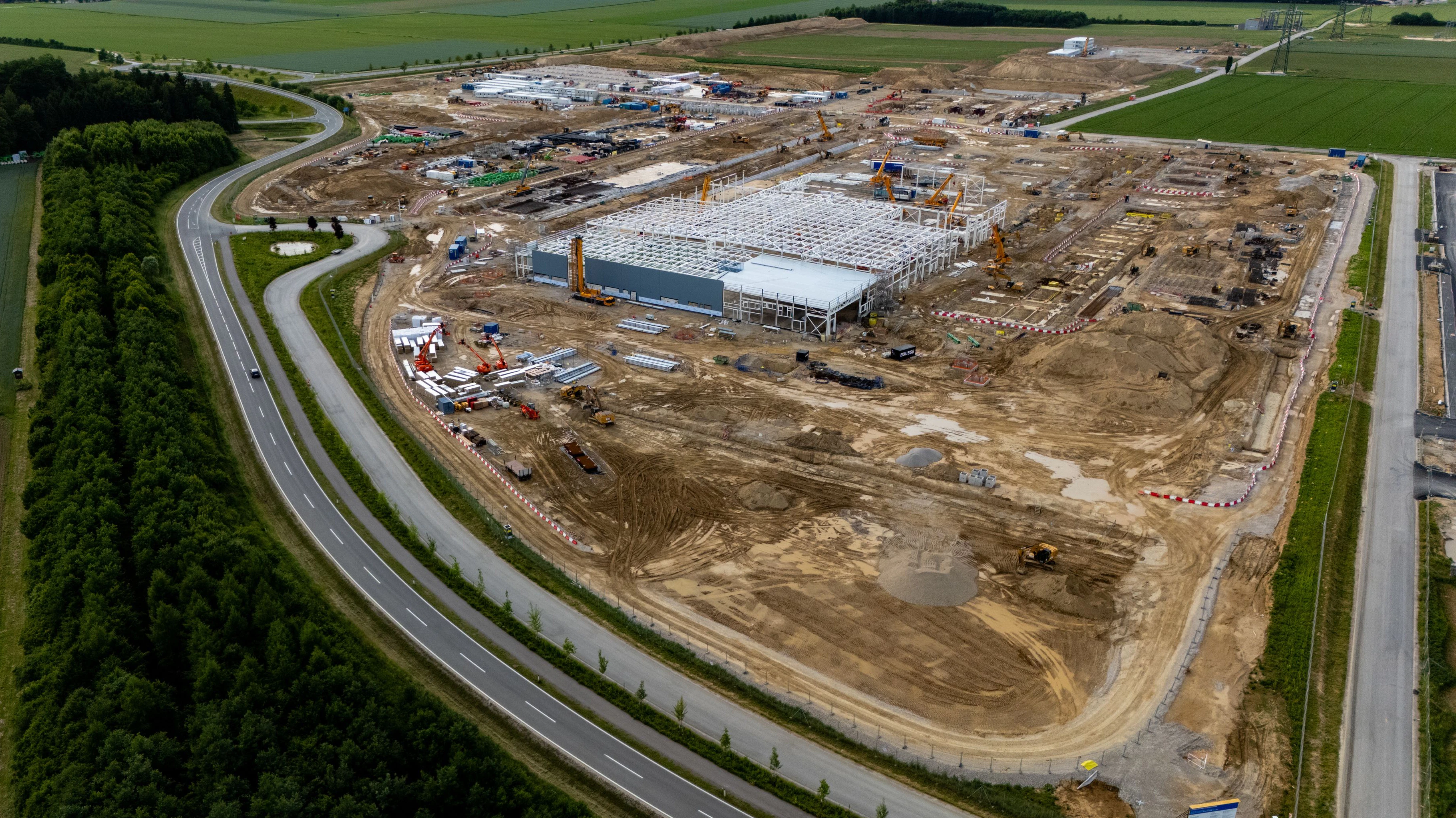 Sorgt für viel Widerstand: die Großbaustelle des Google-Rechenzentrums in Kronstorf (Bez. Linz-Land)