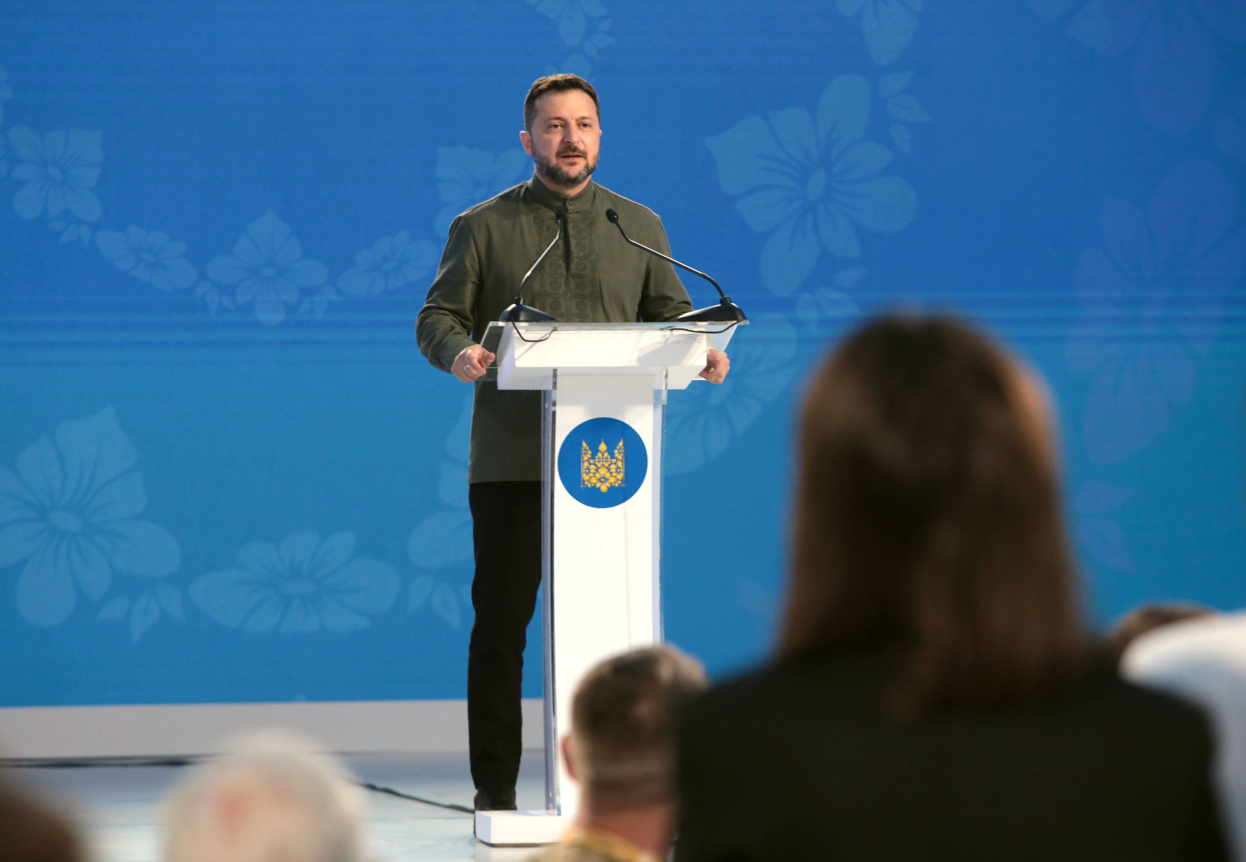 Der ukrainische Präsident hat ein Zeitfenster für ein Kriegsende genannt.