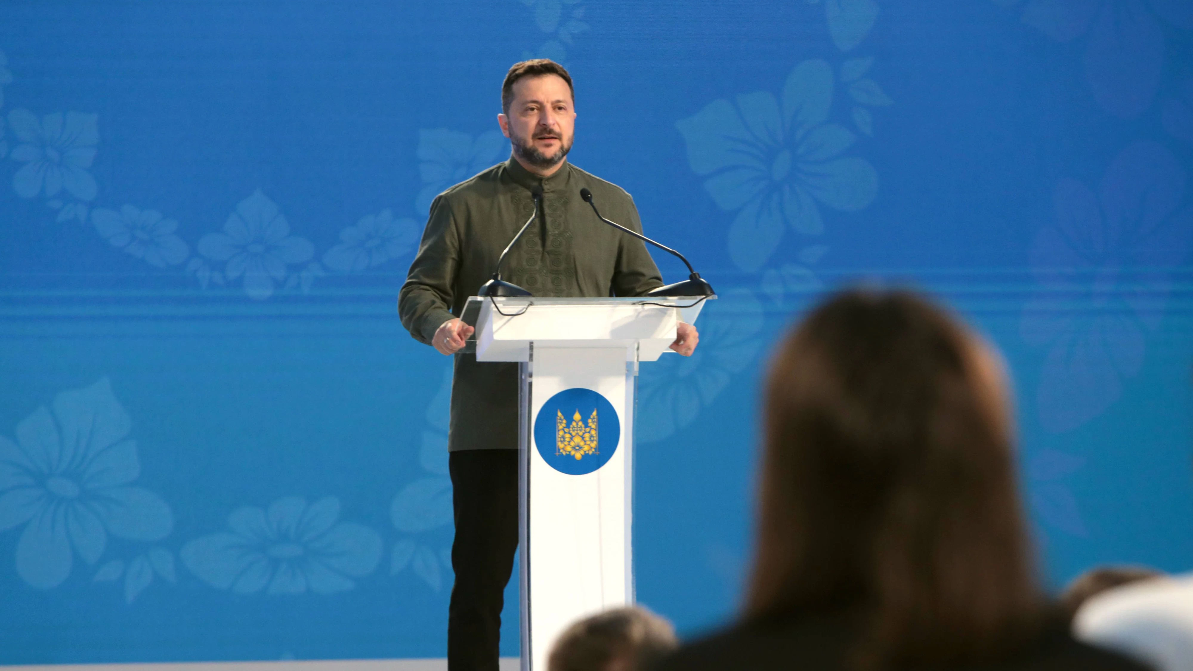 Der ukrainische Präsident hat ein Zeitfenster für ein Kriegsende genannt.