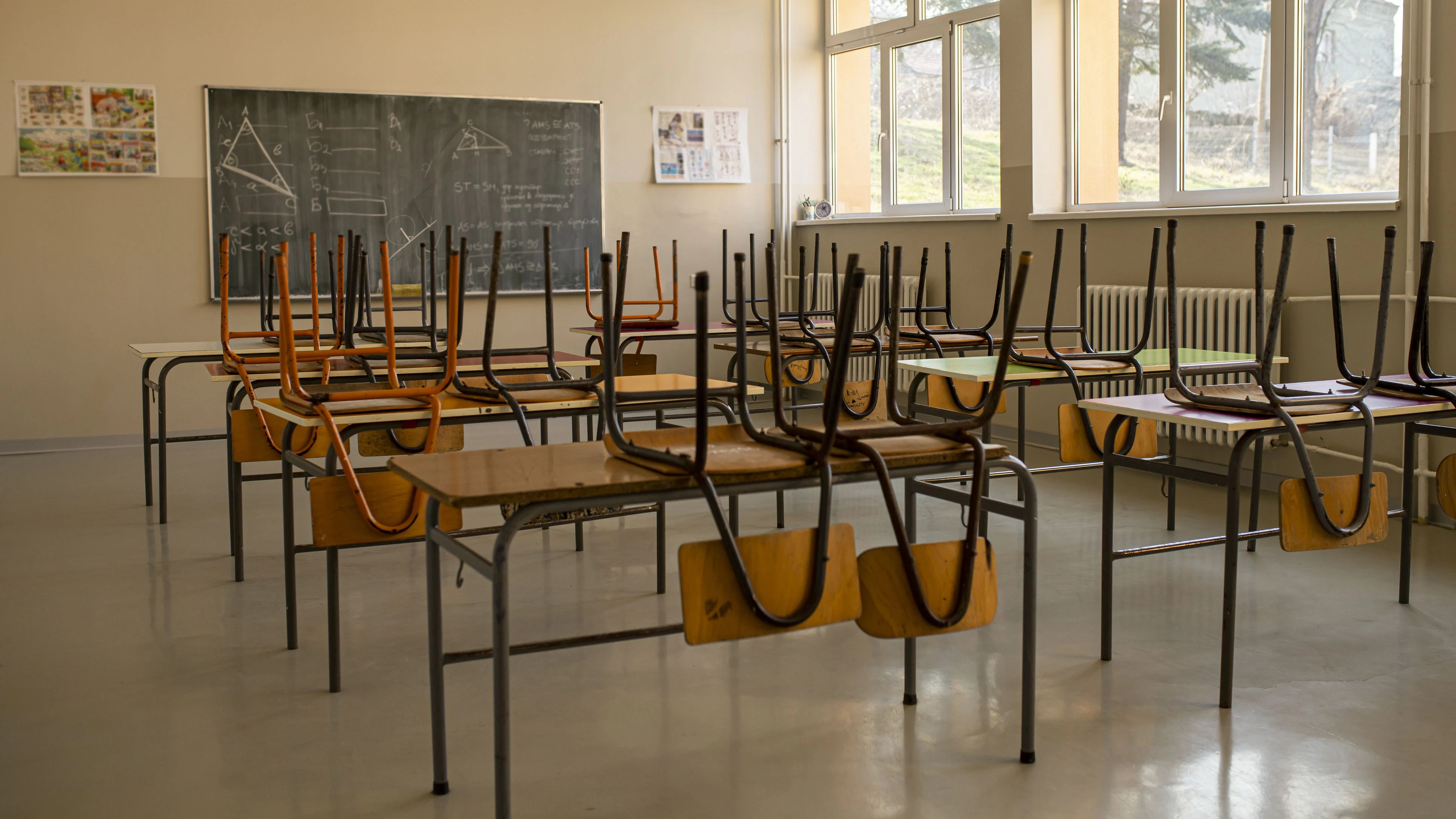 Heute.at - Riesen-Schock! Mehrere Schulen in Österreich sperren zu