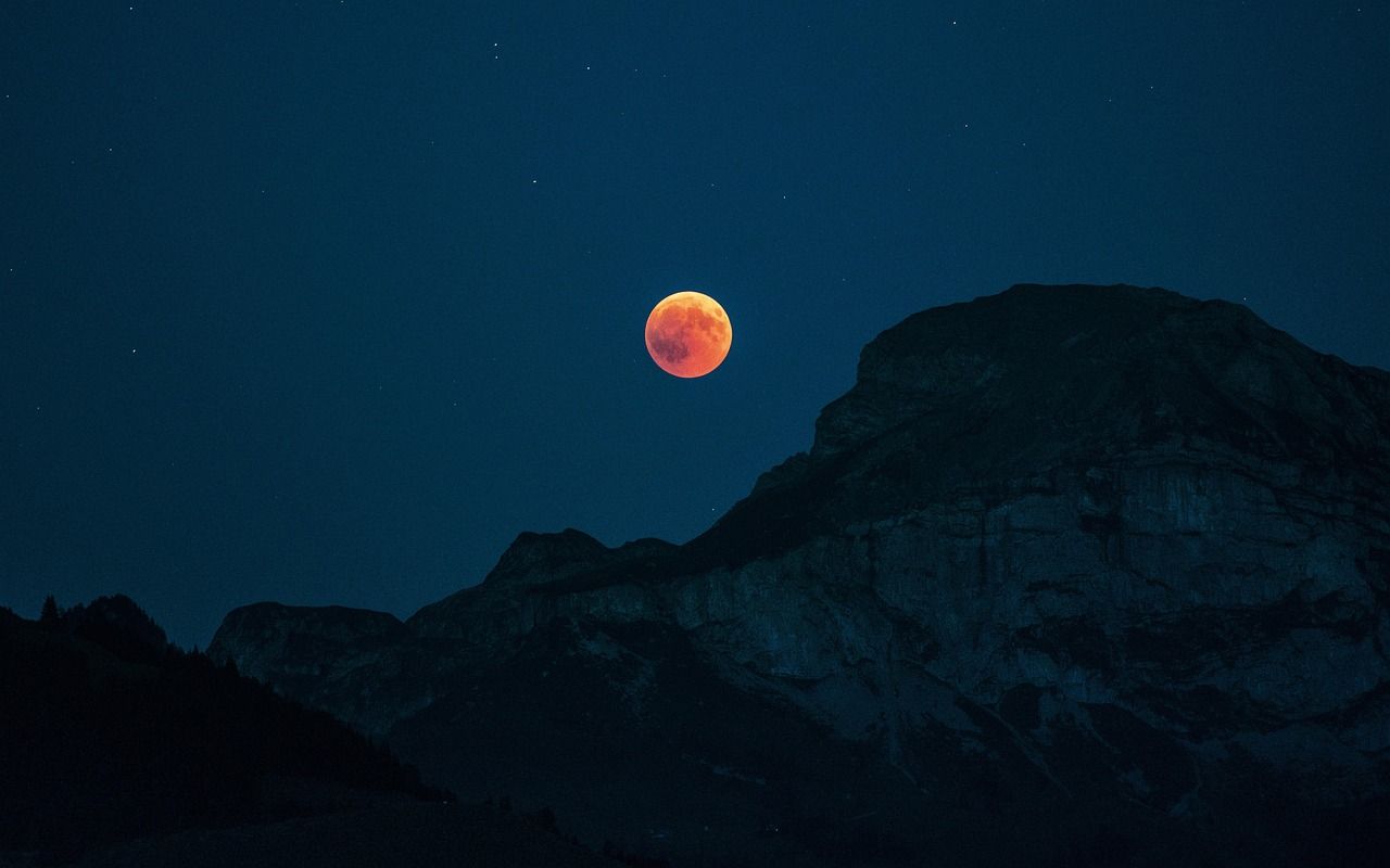 Kupferner Blutmond