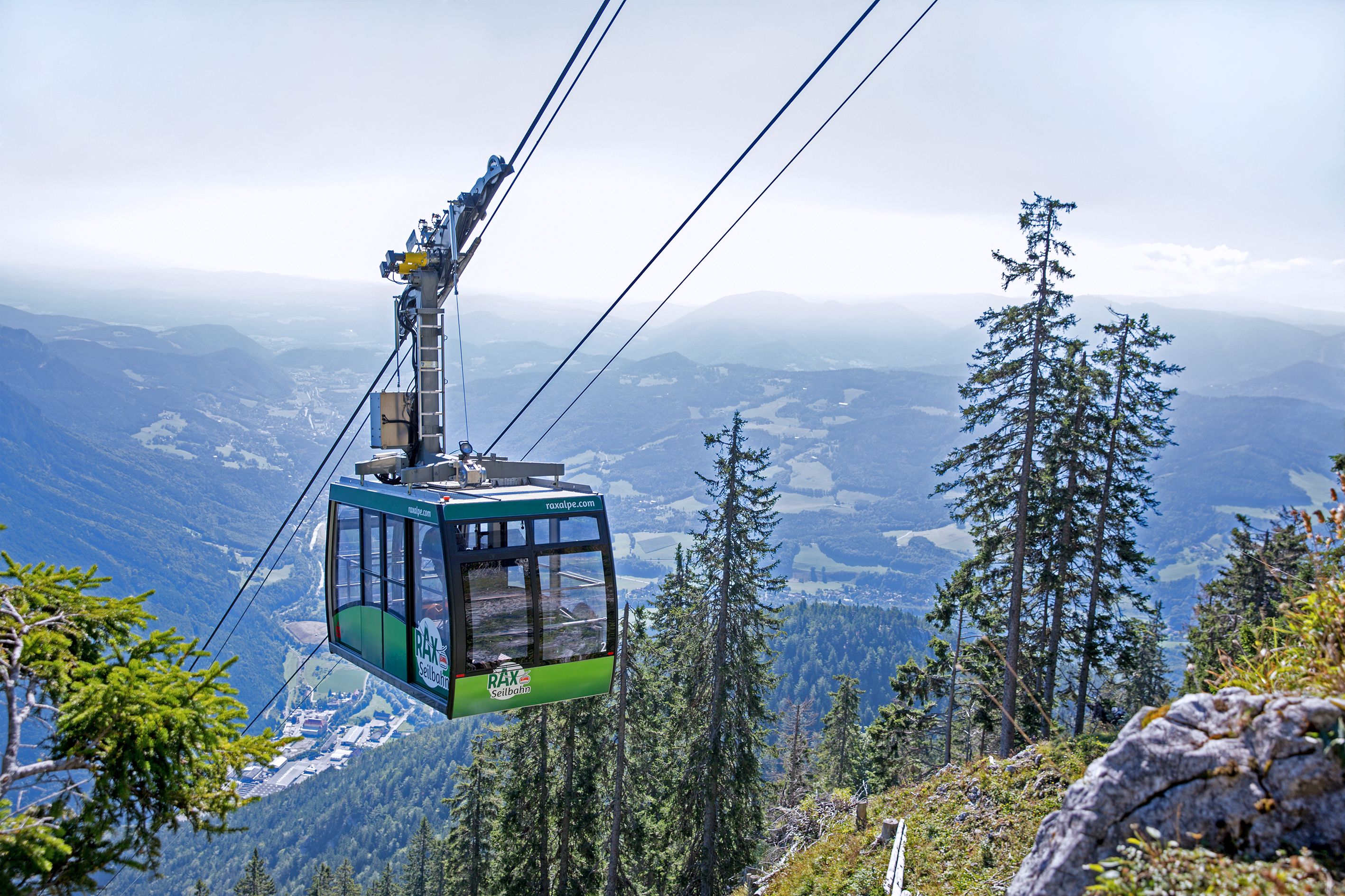 Heute.at - Seit 100 Jahren unterwegs: Rax-Seilbahn feiert Jubiläum