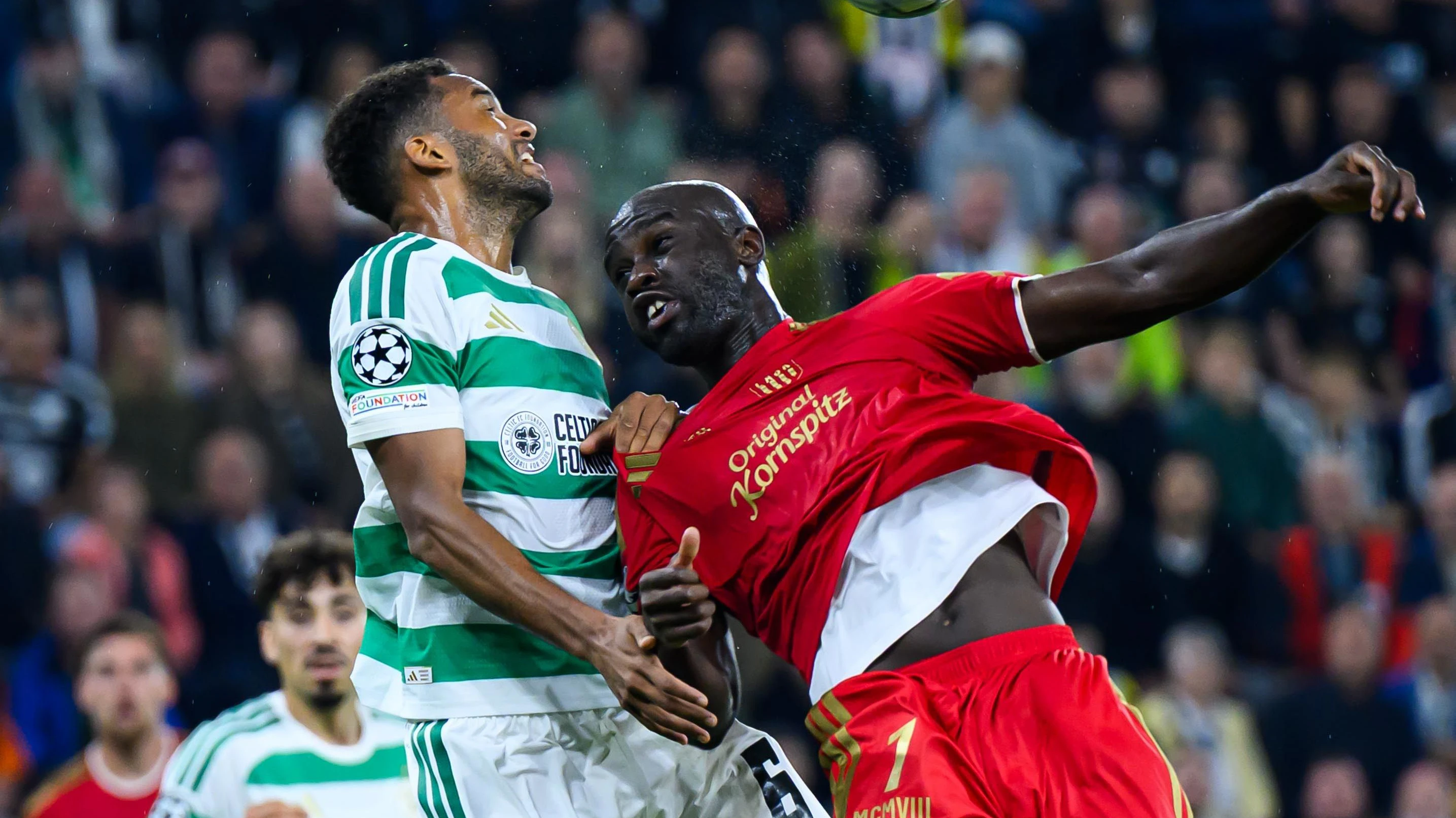 LASK-Held Adeniran traf beim 5:1 gegen Celtic Glasgow zwei Mal.