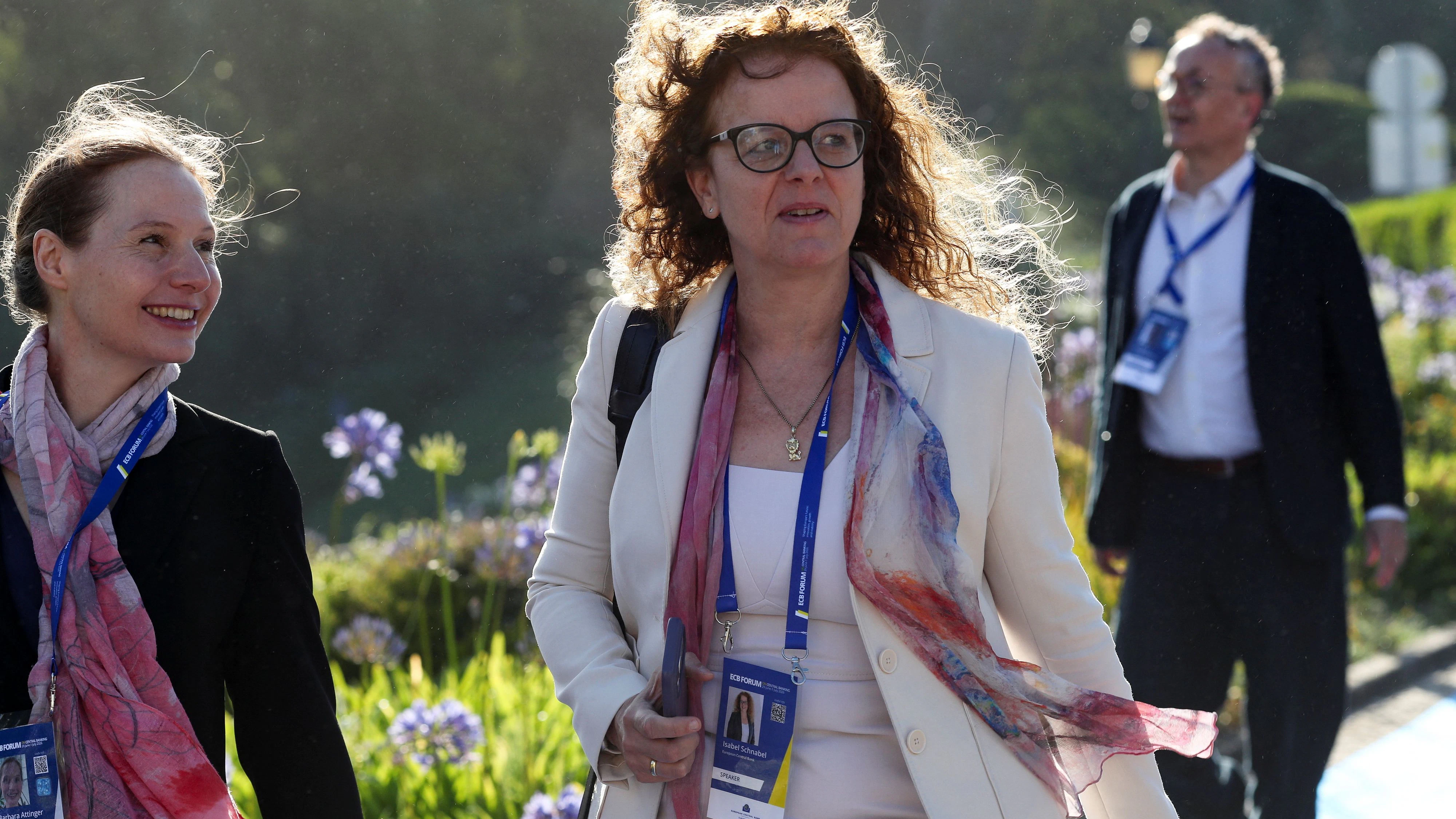 EZB-Direktorin Isabel Schnabel spricht sich für eine Leitzinserhöhung aus.