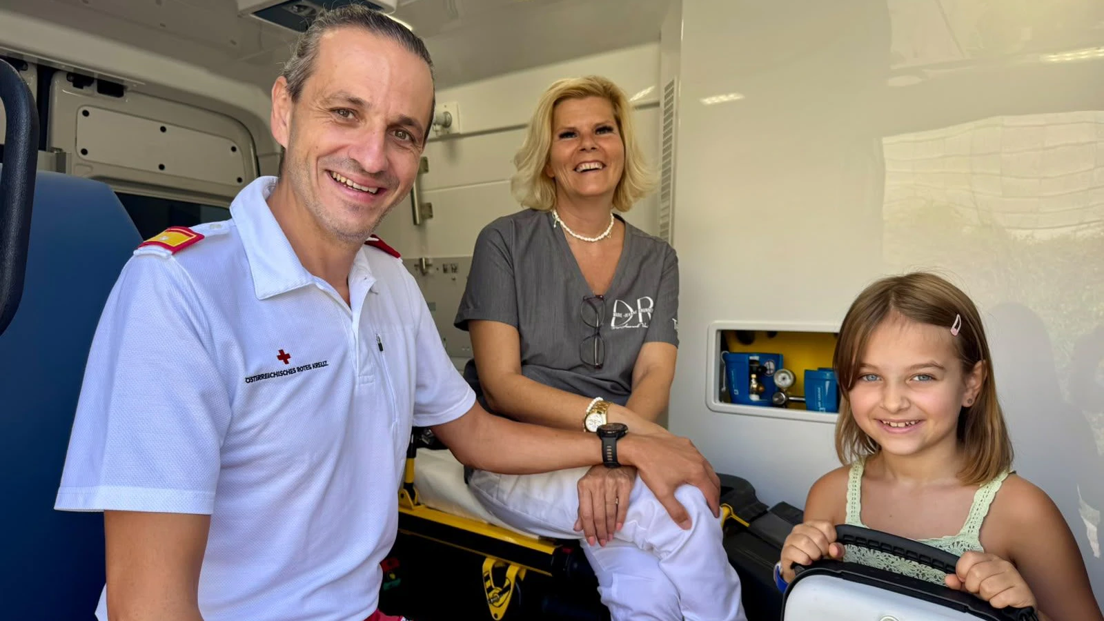 Papa Josef und Mama Marie-Jeanne Brunner mit Lebensretter-Tochter Lilly (8).