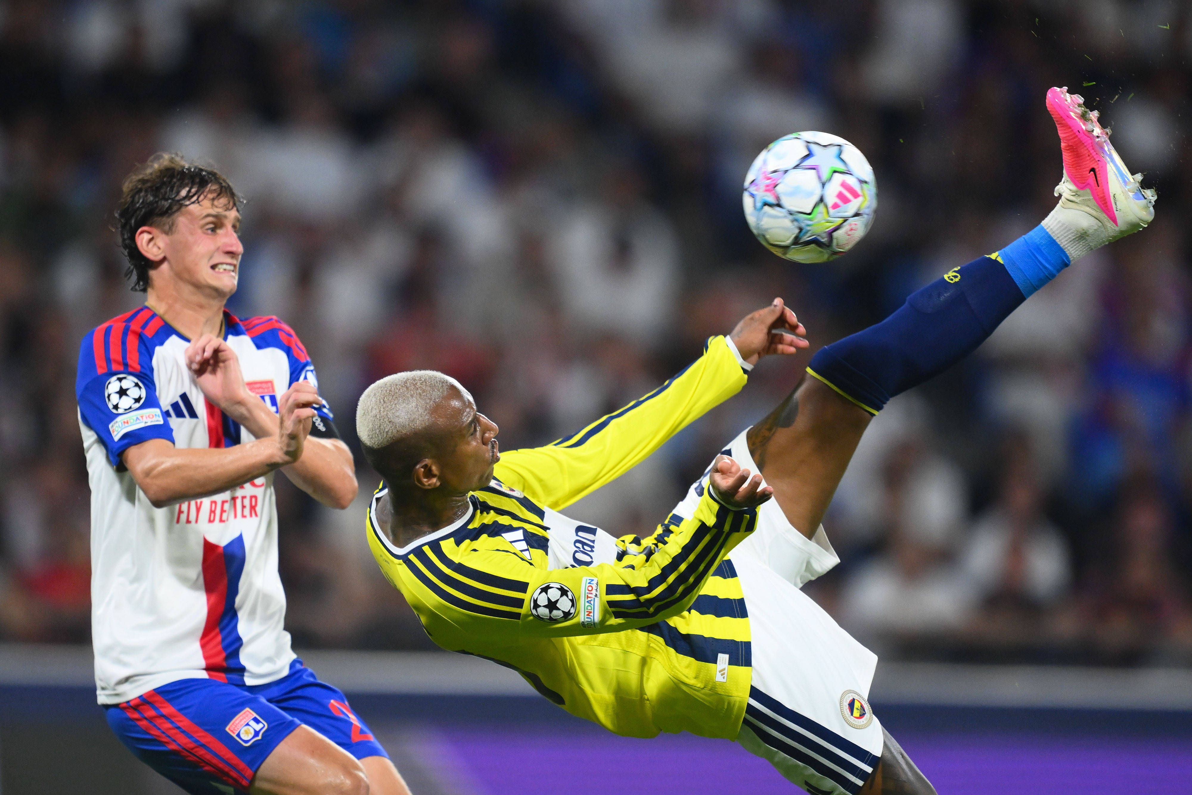 Heute.at - Fenerbahce schießt sich gegen Lyon in die Königsklasse